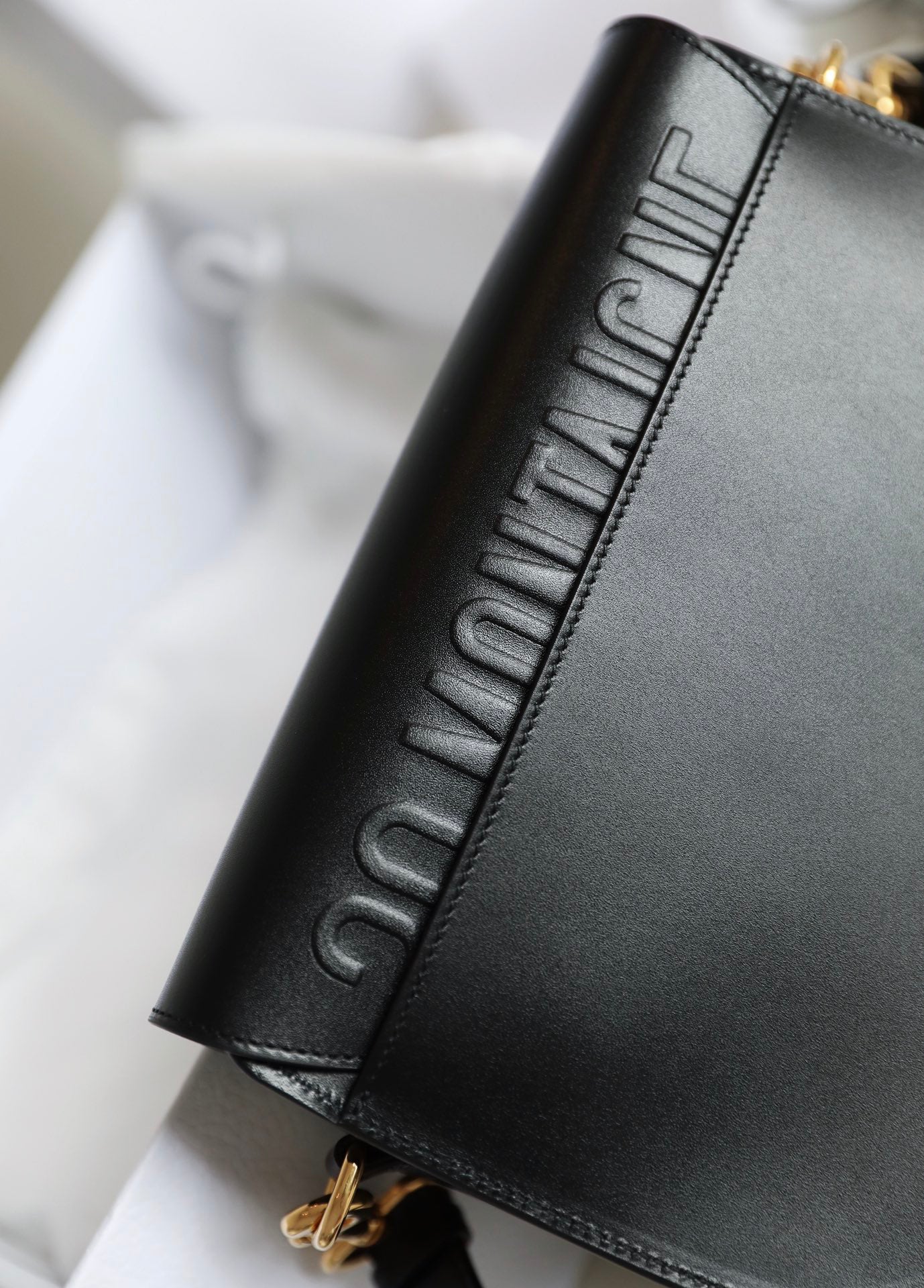 ๐ณ๐ธ๐พ๐
Inspired Bobby Bag | 22cm Italian ZP Calfskin Flap Bag with 24K Gold Hardware & Adjustable Strap