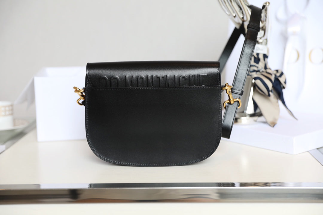 ๐ณ๐ธ๐พ๐
Inspired Bobby Bag | 22cm Italian ZP Calfskin Flap Bag with 24K Gold Hardware & Adjustable Strap