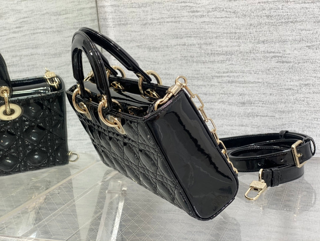 Dior D-Joy Medium Glossy Leather Handbag 26cm Dual Straps Full Set Packaging Quilted Pattern Luxury Tote