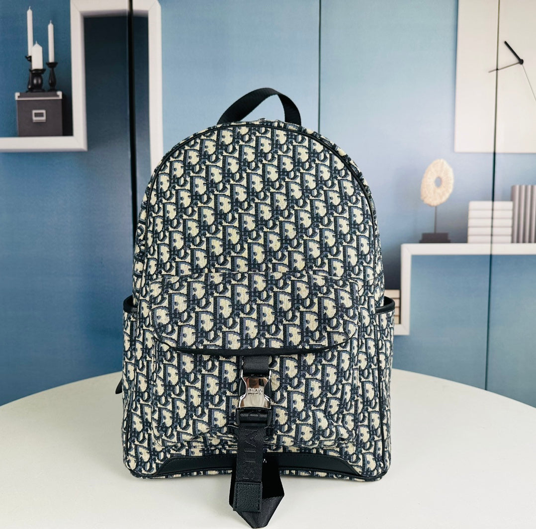 2023 New Trend Men's Casual Backpack - Large Capacity Stylish Unisex Daypack (30x40x13cm, Edgy Design)