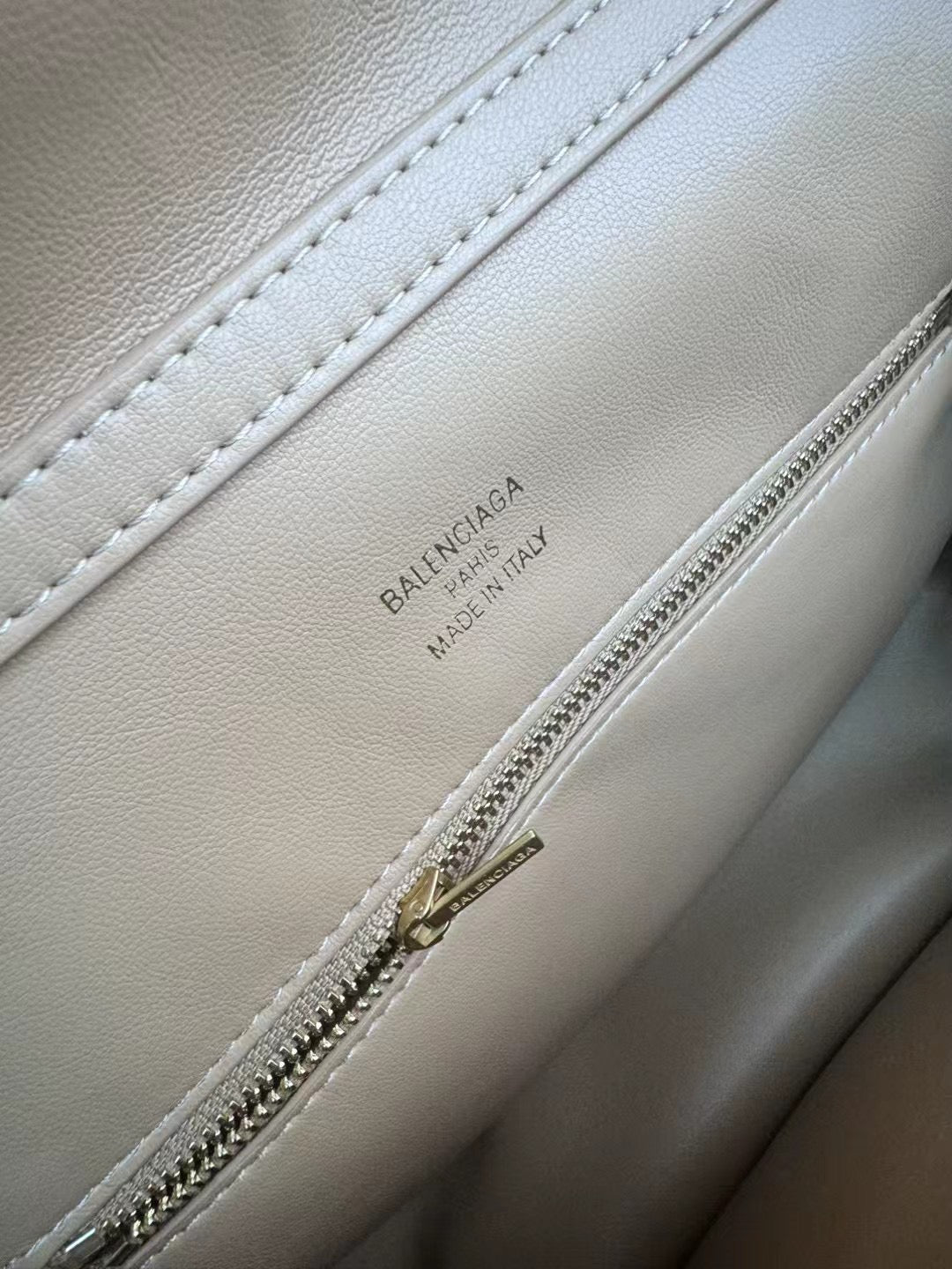Rodeo Drive Milk Tea Quiet Luxury Tote Bag Customizable Balenciaga-Inspired Handbag with Anti-Theft Detachable Strap Old Money Aesthetic Women's Designer Purse
