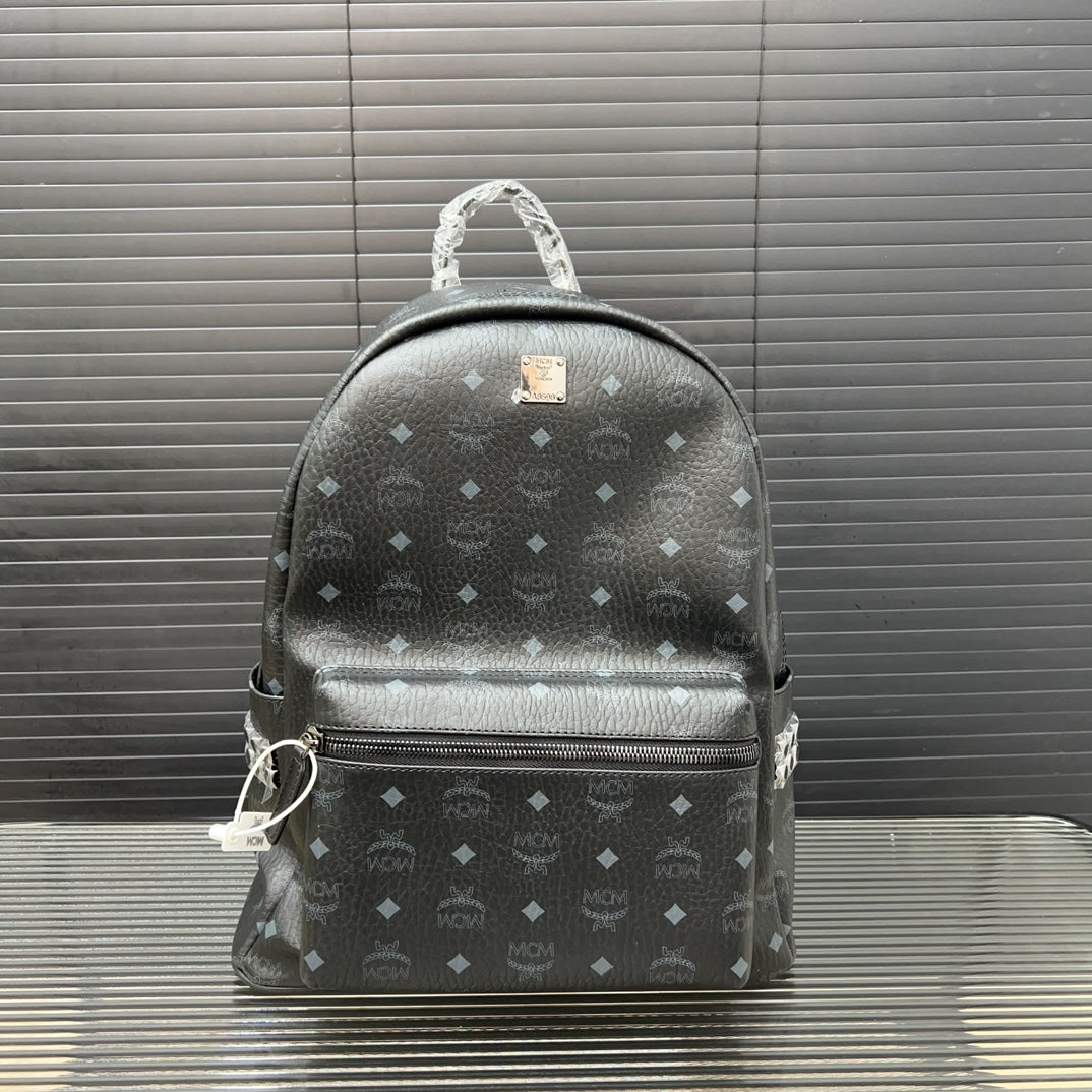 McM Stark Visetos Oversized Backpack | 2K Gold-Plated Rivets & Vintage Monogram Coated Canvas | Unisex Cognac Brown | 40CM Luxury Travel Bag