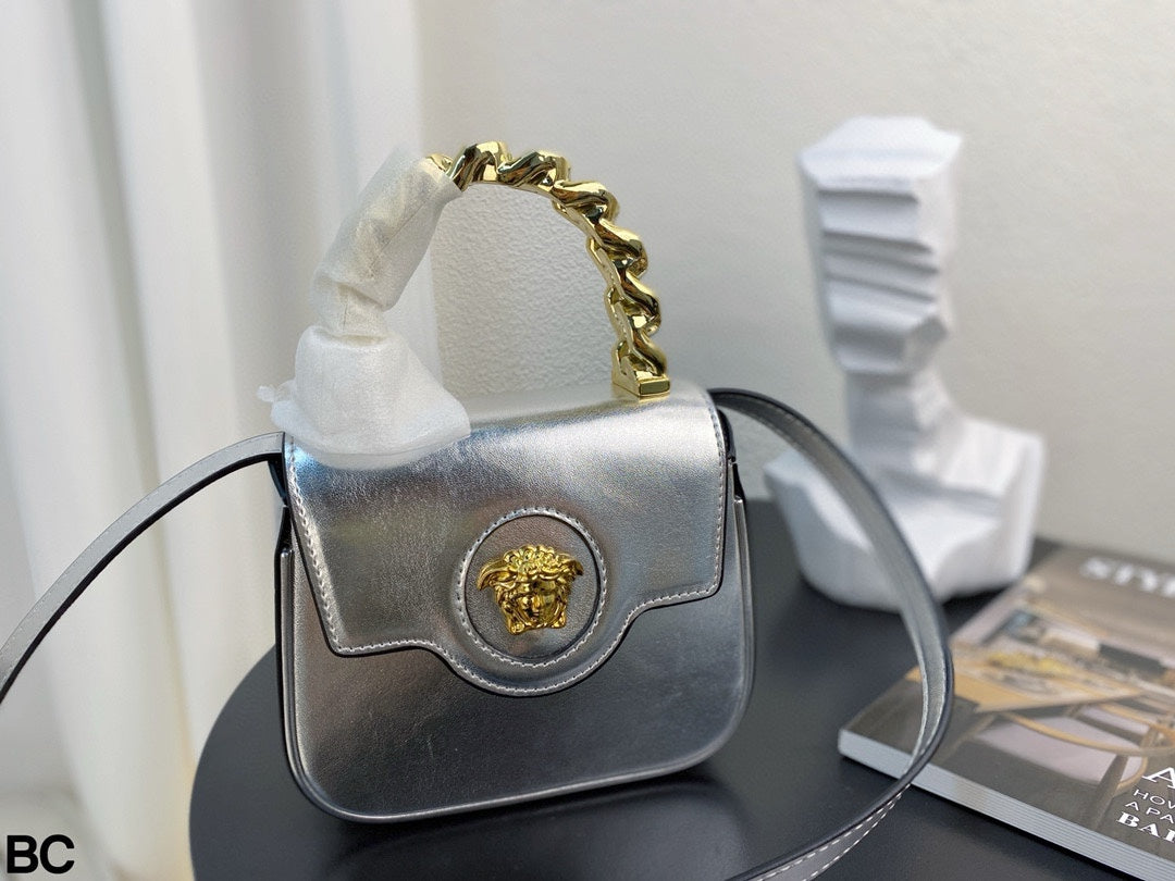 Versace La Medusa Top-Handle Bag – Iconic Medusa Head & Chunky Chain Handle | Compact Luxury for Everyday (17x14cm)
