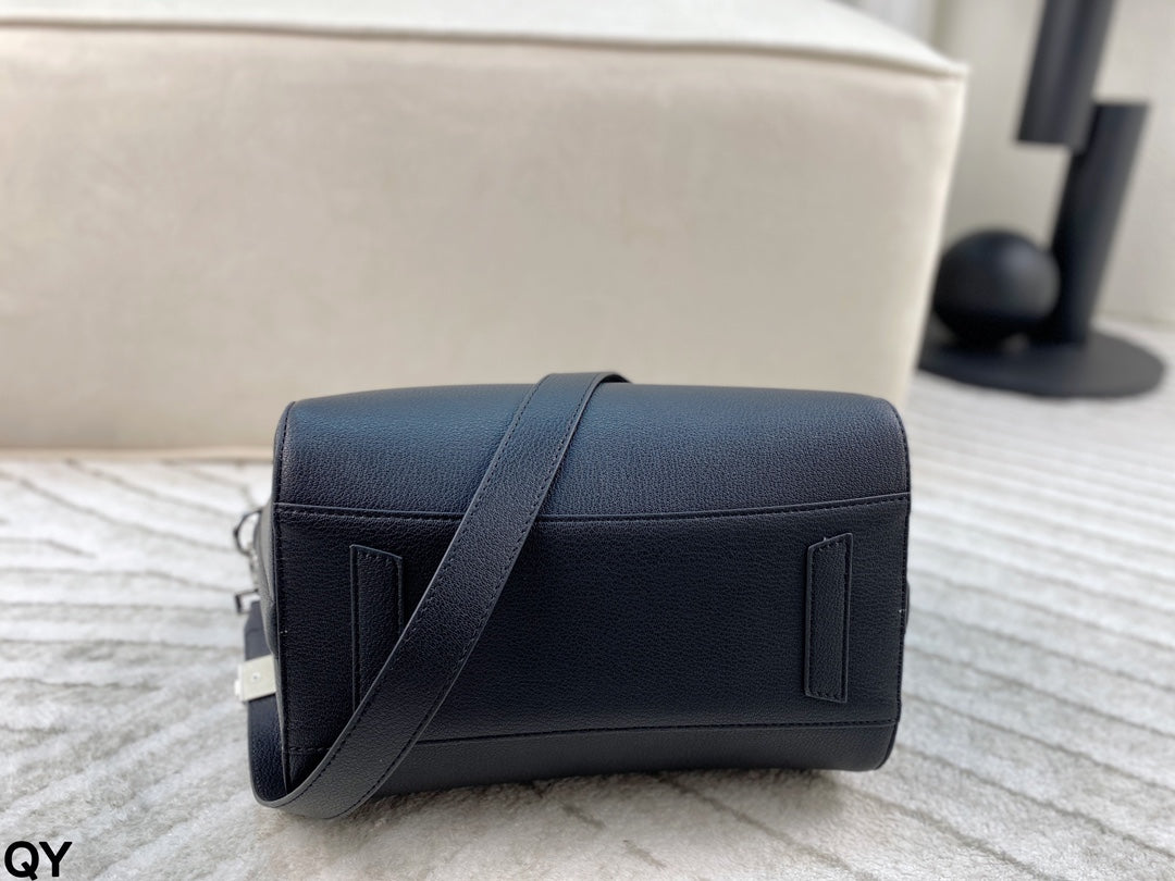 Givenchy Antigona Boston Bag – Geometric Pillow Silhouette in Two Sizes (27x24x17cm & 22x18x12cm) | Lightweight Luxury Tote