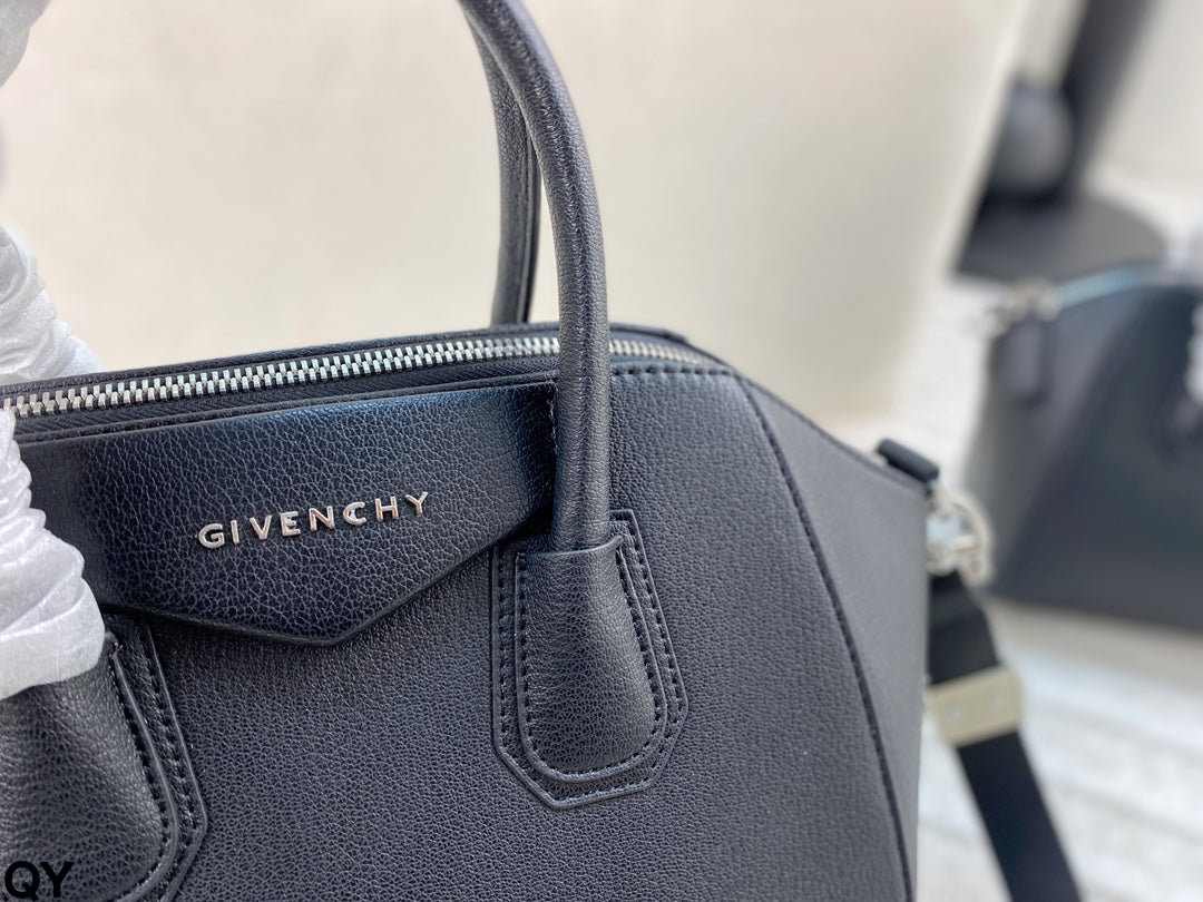 Givenchy Antigona Boston Bag – Geometric Pillow Silhouette in Two Sizes (27x24x17cm & 22x18x12cm) | Lightweight Luxury Tote