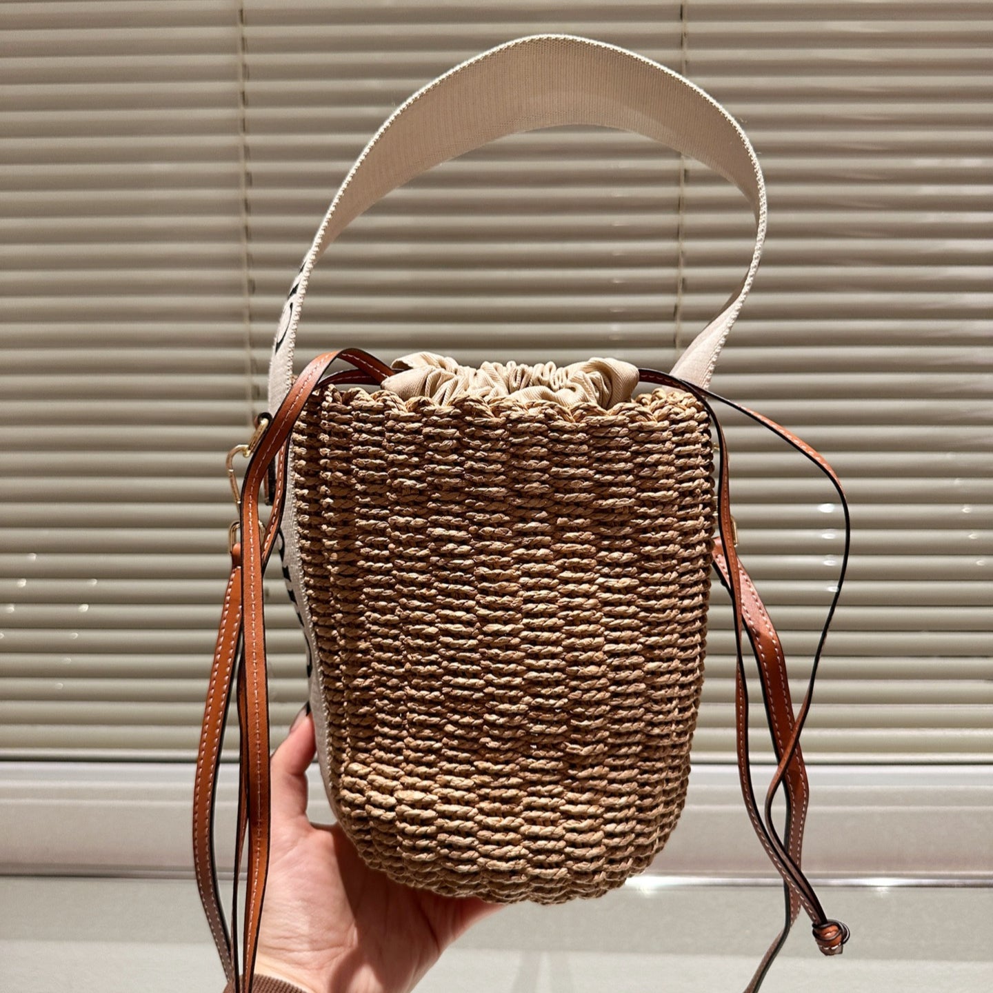 Chloé Raffia Basket Bag Summer Limited Edition Handwoven Tote for Women Boho Chic Vacation Style