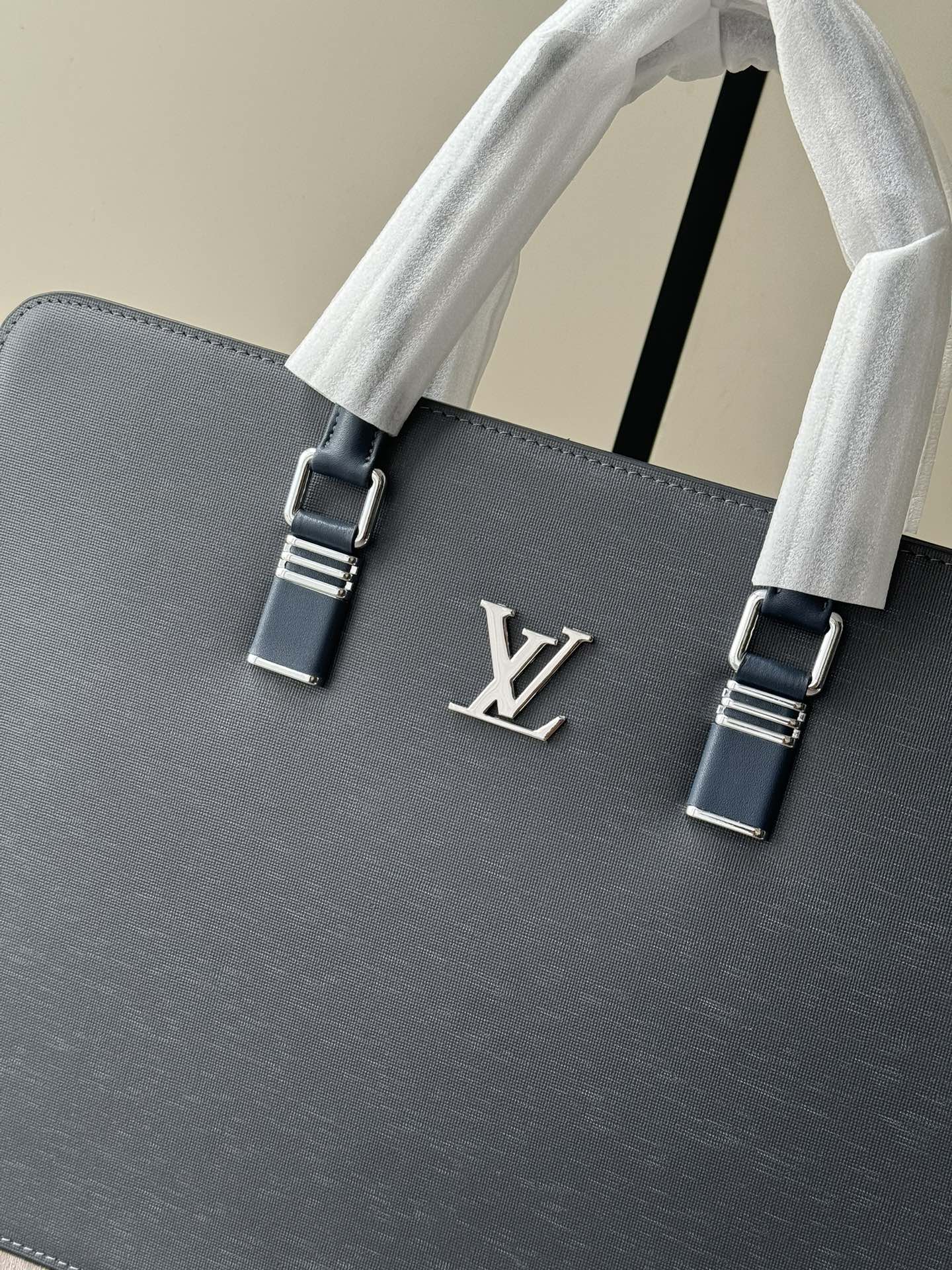 2024 Premium Business Lock Briefcase | Italian Textured Leather | Multi-Compartment Design | YKK Zipper