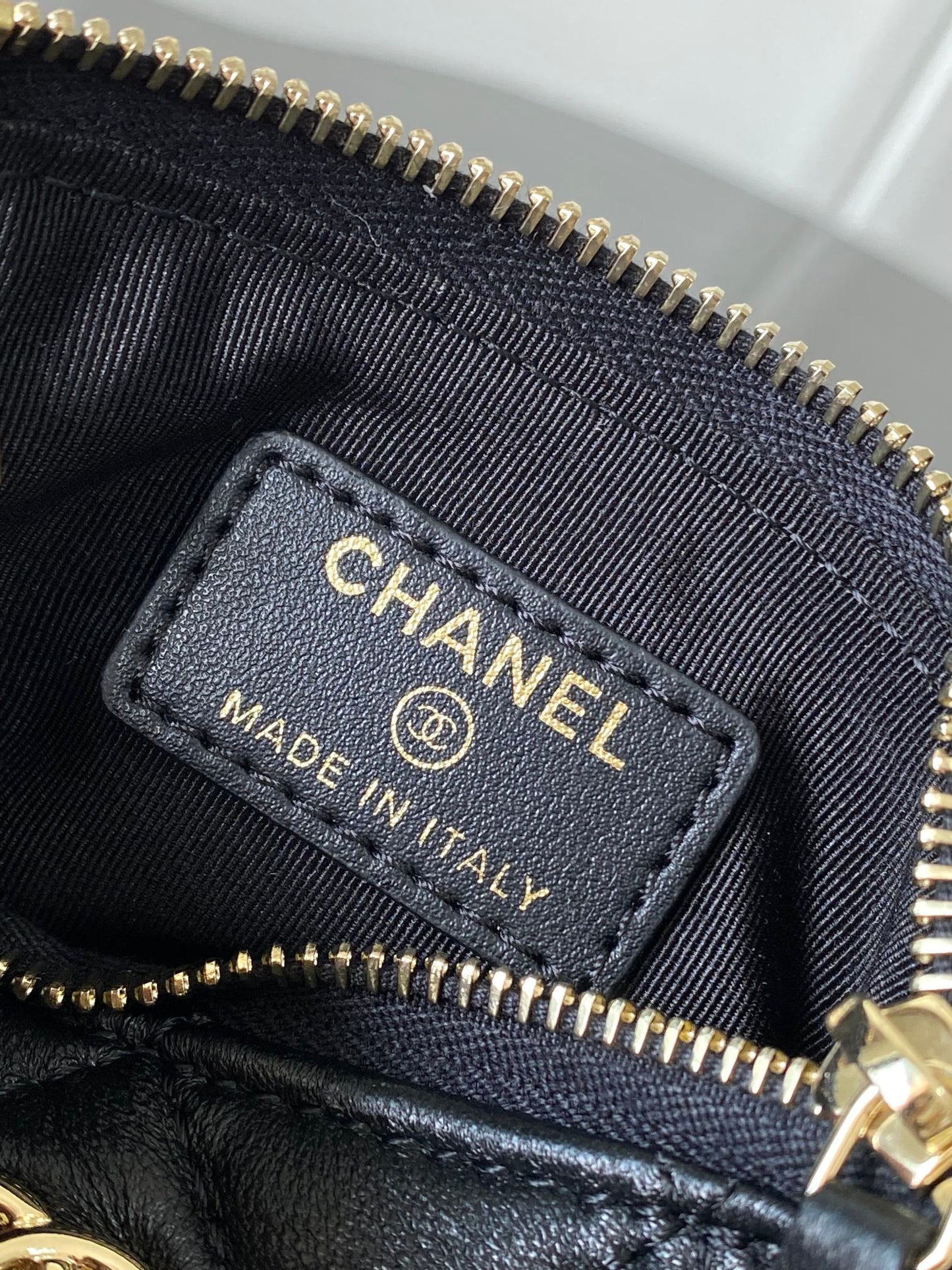 CHANEL 25s Half-Moon Bag - Mesh & Lambskin Light Gold Shoulder Bag, 15*22*6cm, Luxury Crossbody