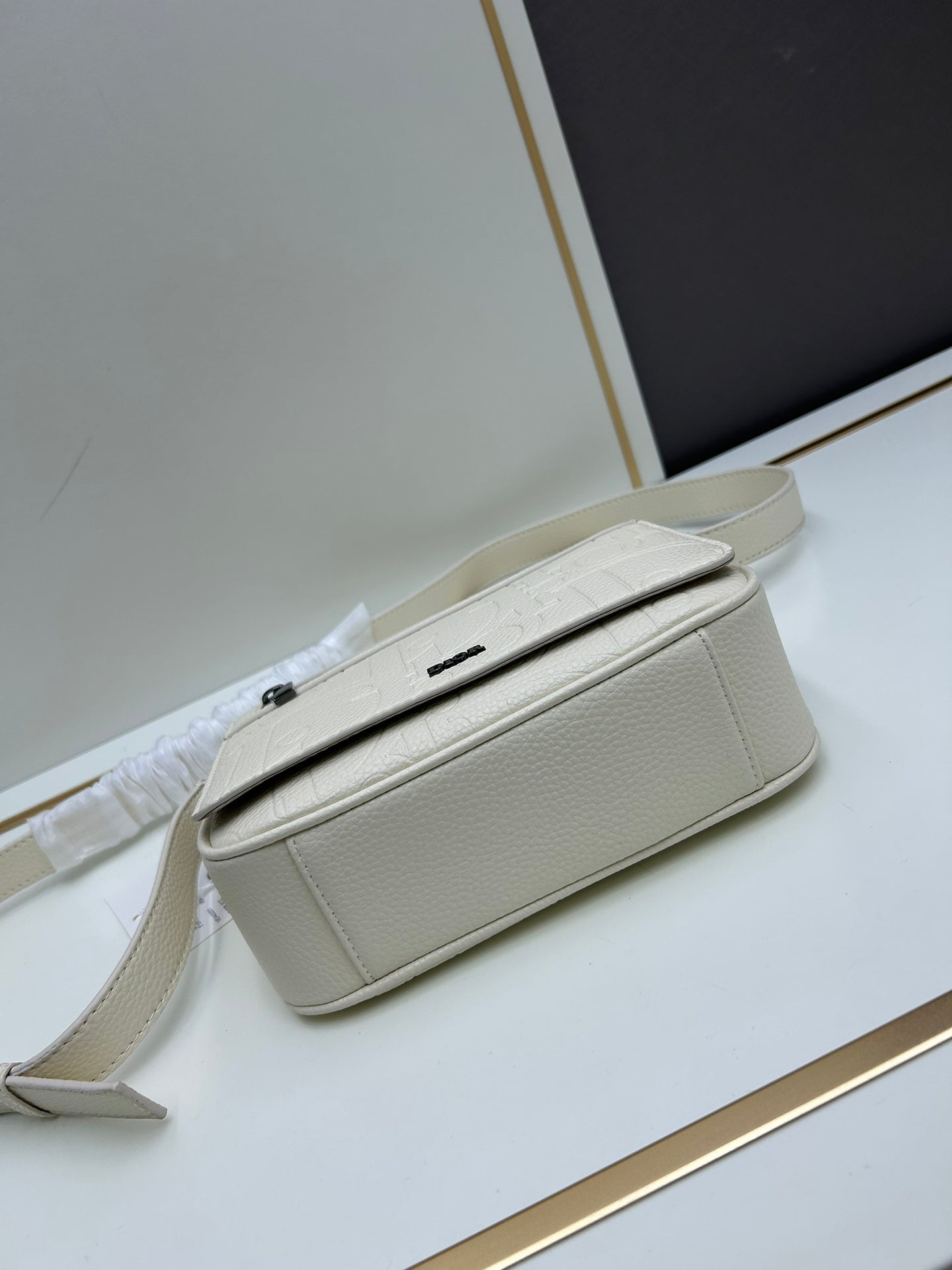 Dior Men's 2024 Fall Messenger Bag|Magnetic Flap & Adjustable Strap|Gravity Embossed Leather|Luxury Crossbody Bag with Dust Cover