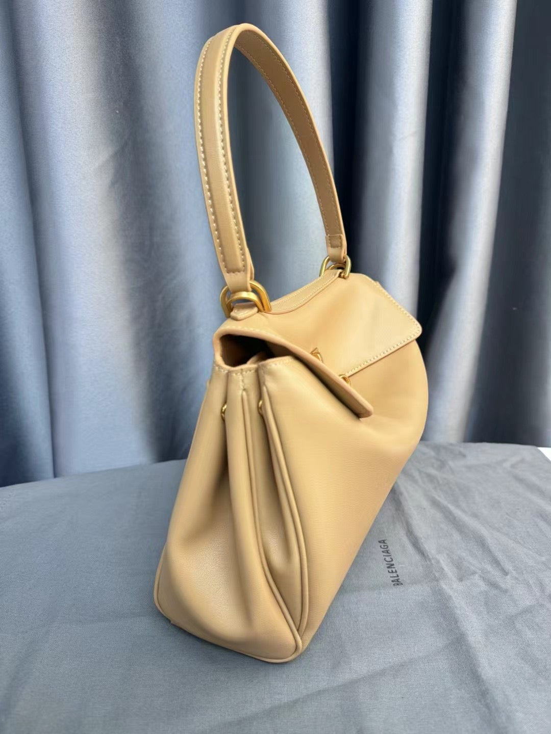 Rodeo Drive Milk Tea Quiet Luxury Tote Bag Customizable Balenciaga-Inspired Handbag with Anti-Theft Detachable Strap Old Money Aesthetic Women's Designer Purse
