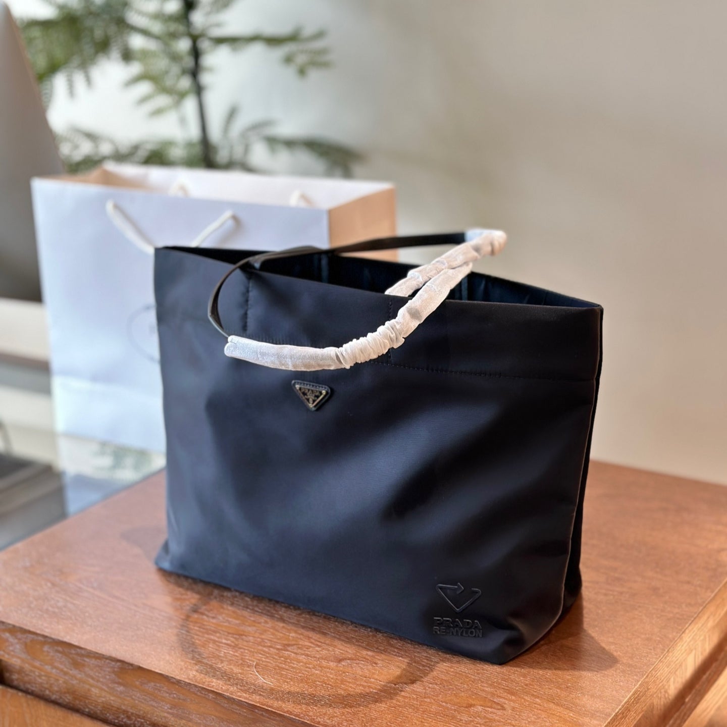Fashion Collection Medium Nylon Tote Bag Milan-Designed 2017-2020 Luxury Everyday Commuter Bag for Work Travel