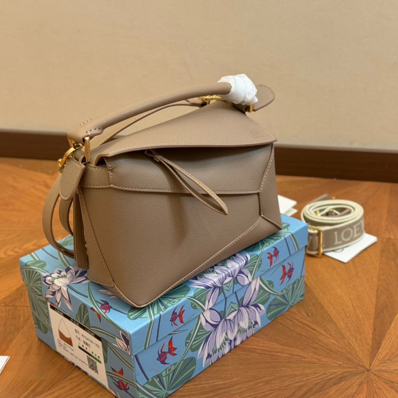 Loewe Puzzle Geometric Bag – New Colorways in Premium Leather (24x18cm) | Multi-Functional Luxury Crossbody