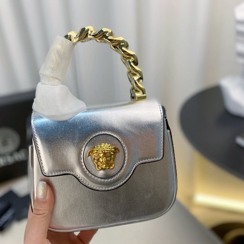 Versace La Medusa Top-Handle Bag – Iconic Medusa Head & Chunky Chain Handle | Compact Luxury for Everyday (17x14cm)