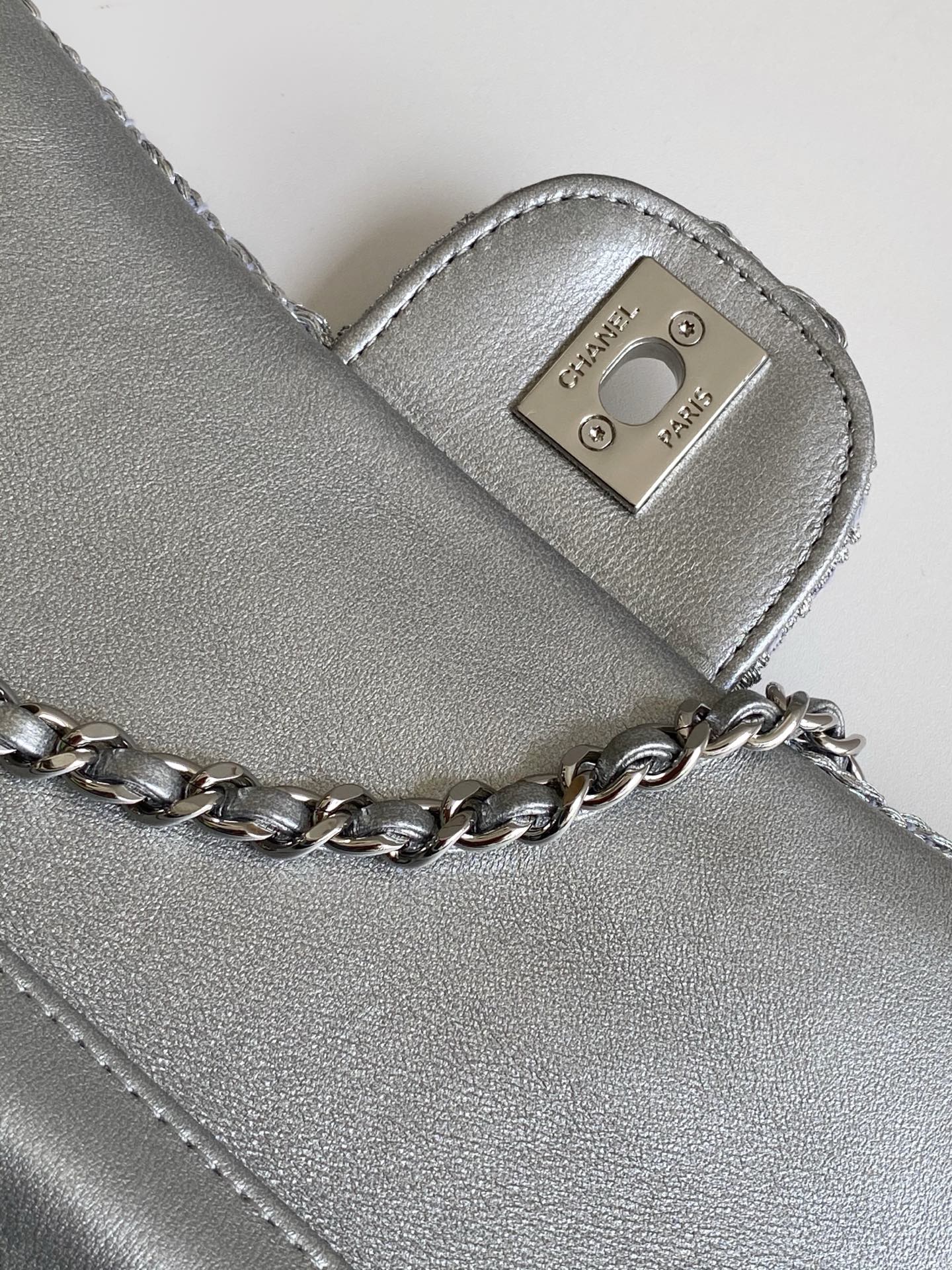Chanel 25S Silver-Thread Woven Artisan Bag | 1:1 Luxury Replica Collection | 12.5x20.5x6cm Limited Edition