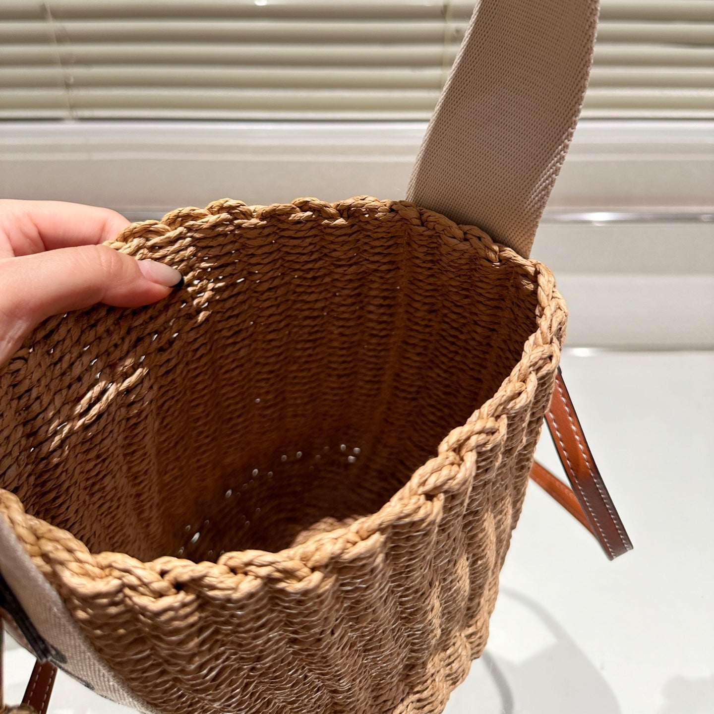 Chloé Raffia Basket Bag Summer Limited Edition Handwoven Tote for Women Boho Chic Vacation Style