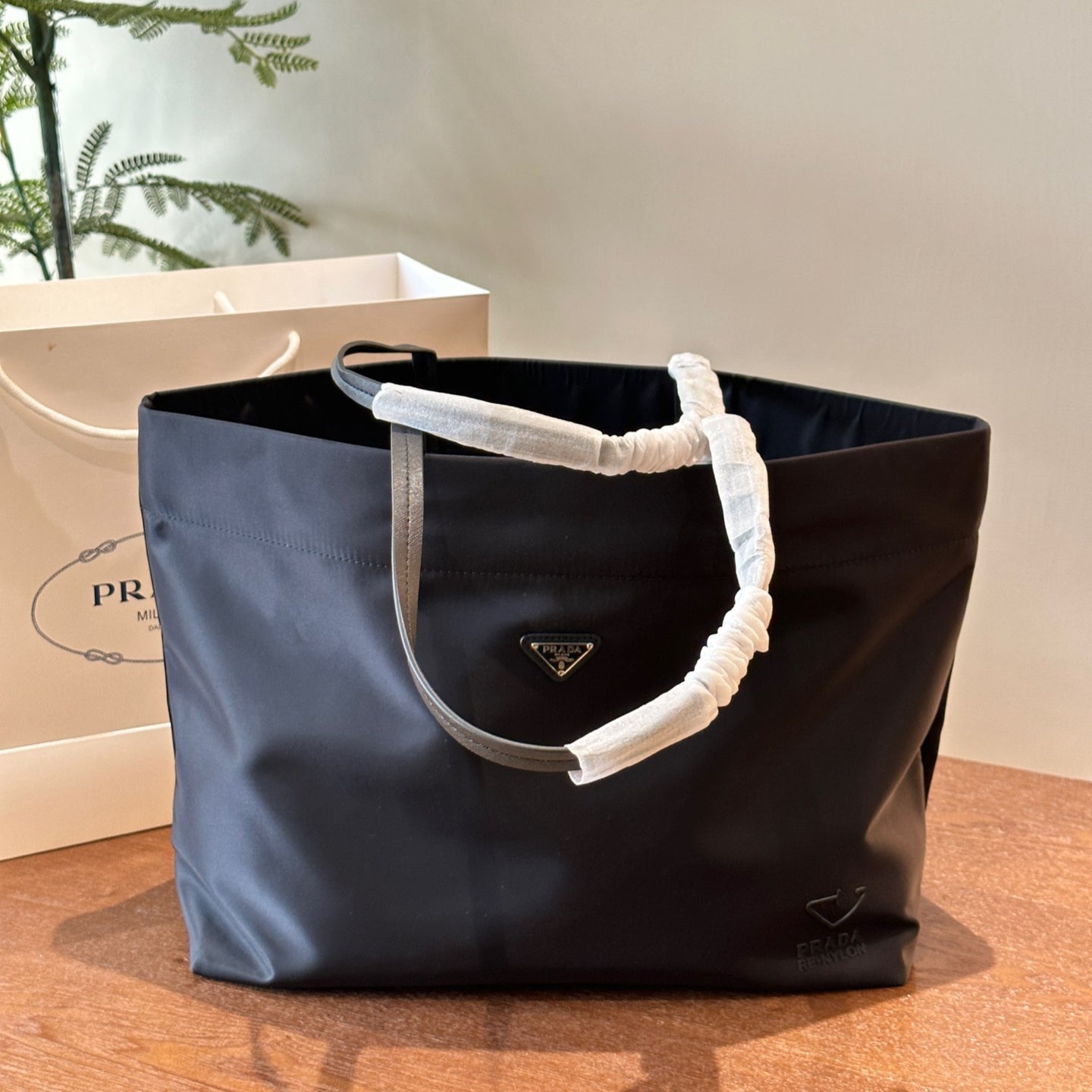 Fashion Collection Medium Nylon Tote Bag Milan-Designed 2017-2020 Luxury Everyday Commuter Bag for Work Travel