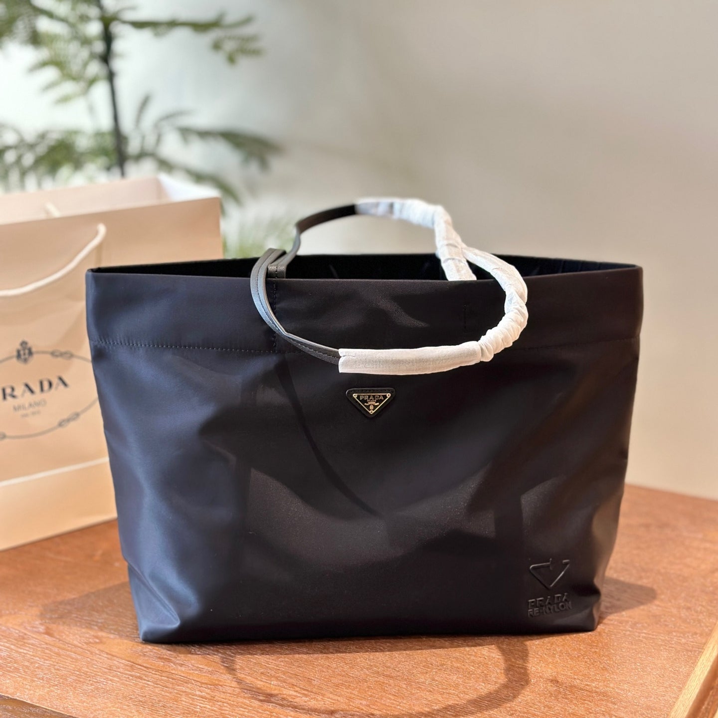 Fashion Collection Medium Nylon Tote Bag Milan-Designed 2017-2020 Luxury Everyday Commuter Bag for Work Travel