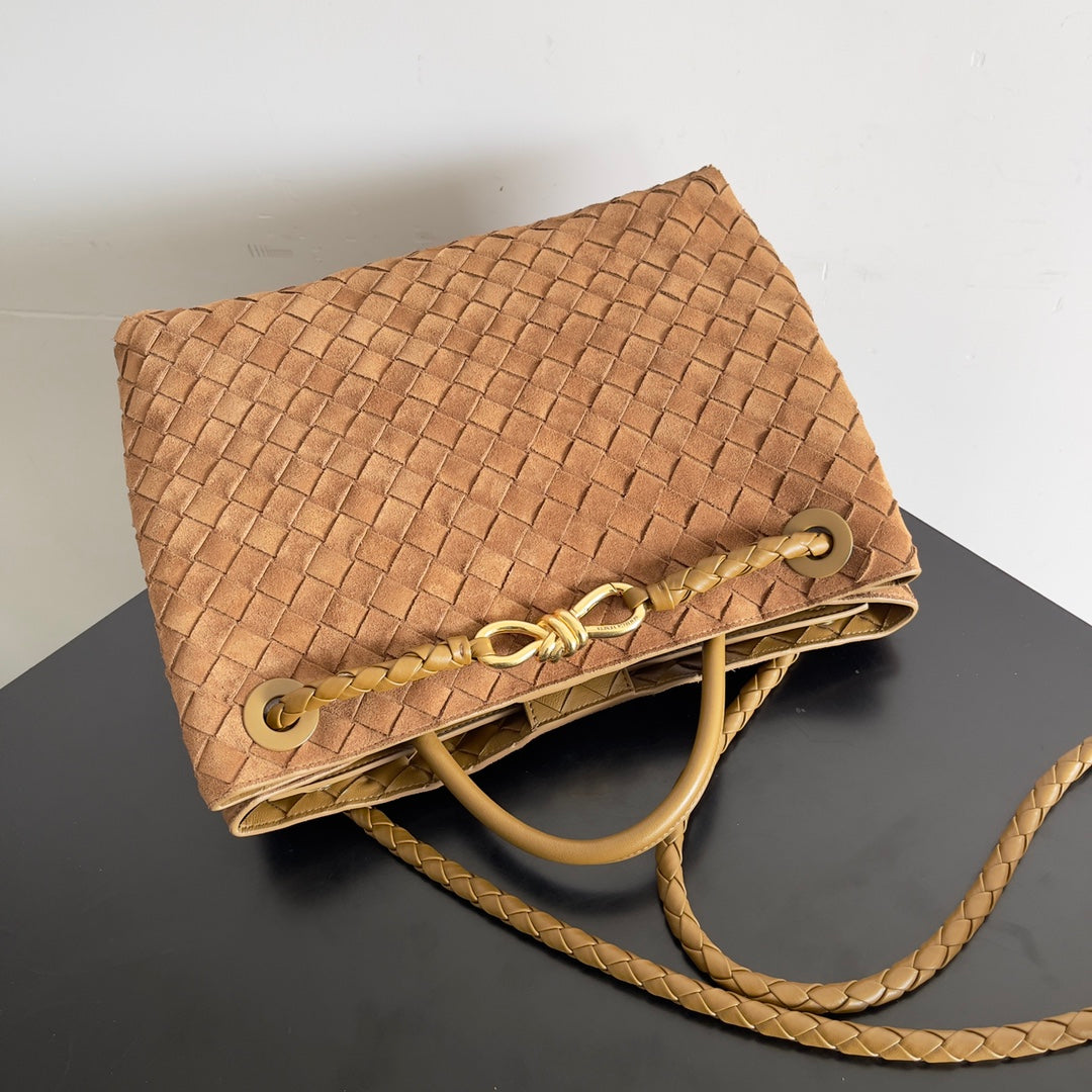 Bottega Veneta Andiamo Intrecciato Leather Tote Bag – Adjustable Shoulder Strap, Brass Knot Detail, Unisex Luxury Handbag