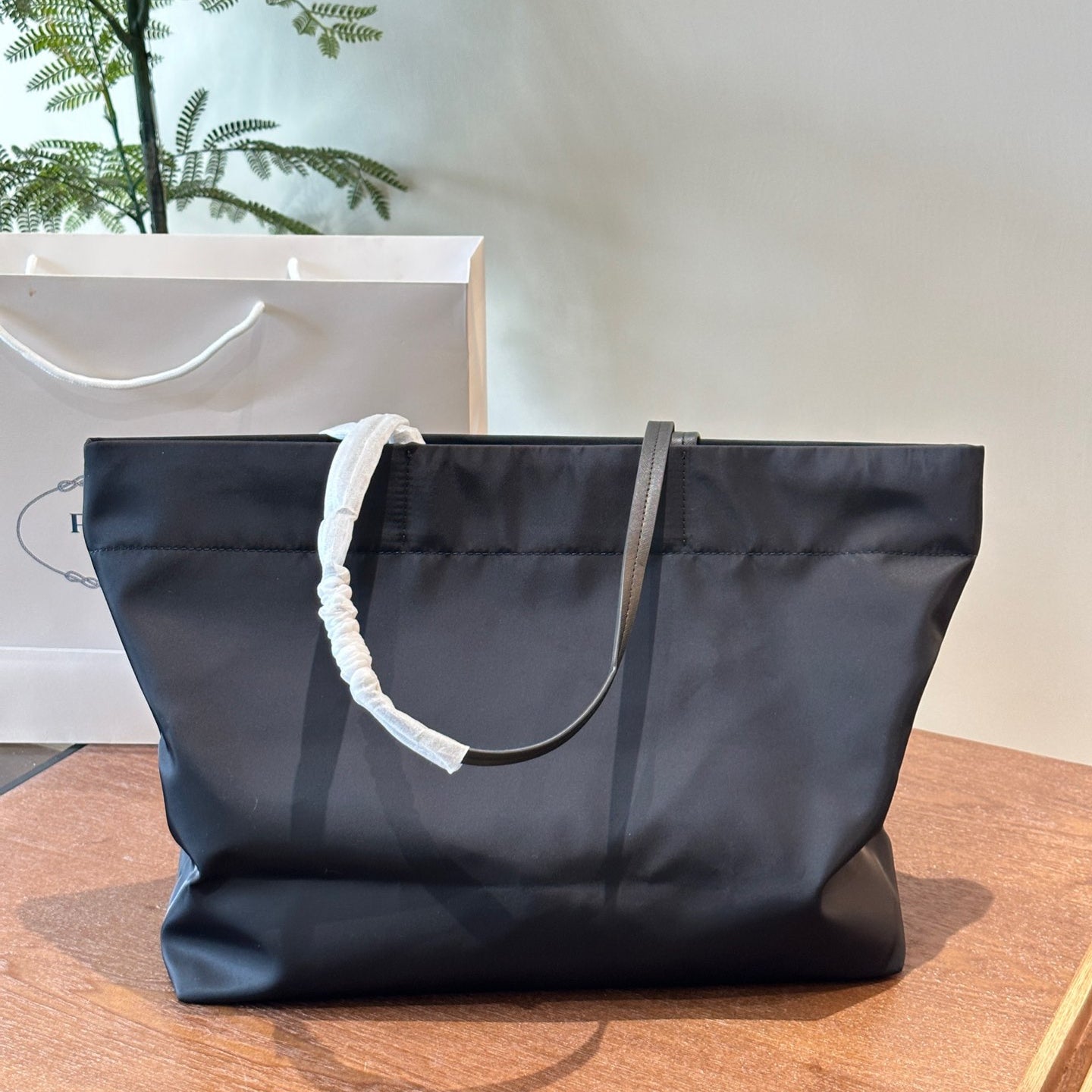 Fashion Collection Medium Nylon Tote Bag Milan-Designed 2017-2020 Luxury Everyday Commuter Bag for Work Travel