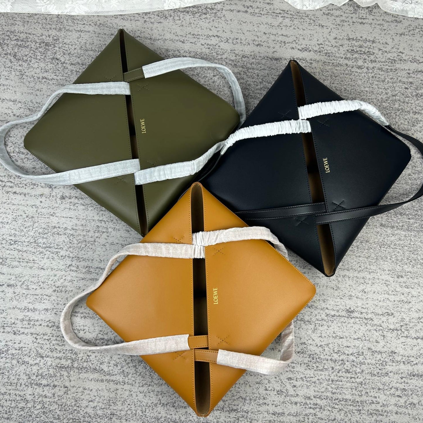 Loewe Puzzle Fold Handbag Foldable Design Multi Functional Crossbody Bag Luxurious Calfskin for Casual Work Style