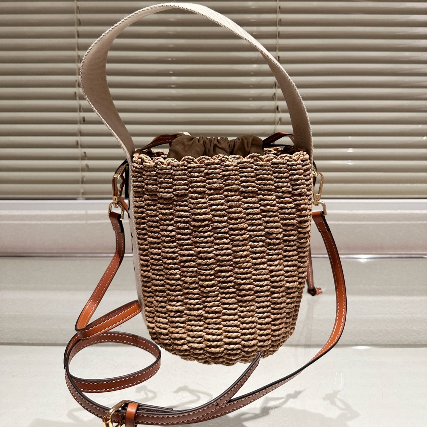 Chloé Raffia Basket Bag Summer Limited Edition Handwoven Tote for Women Boho Chic Vacation Style
