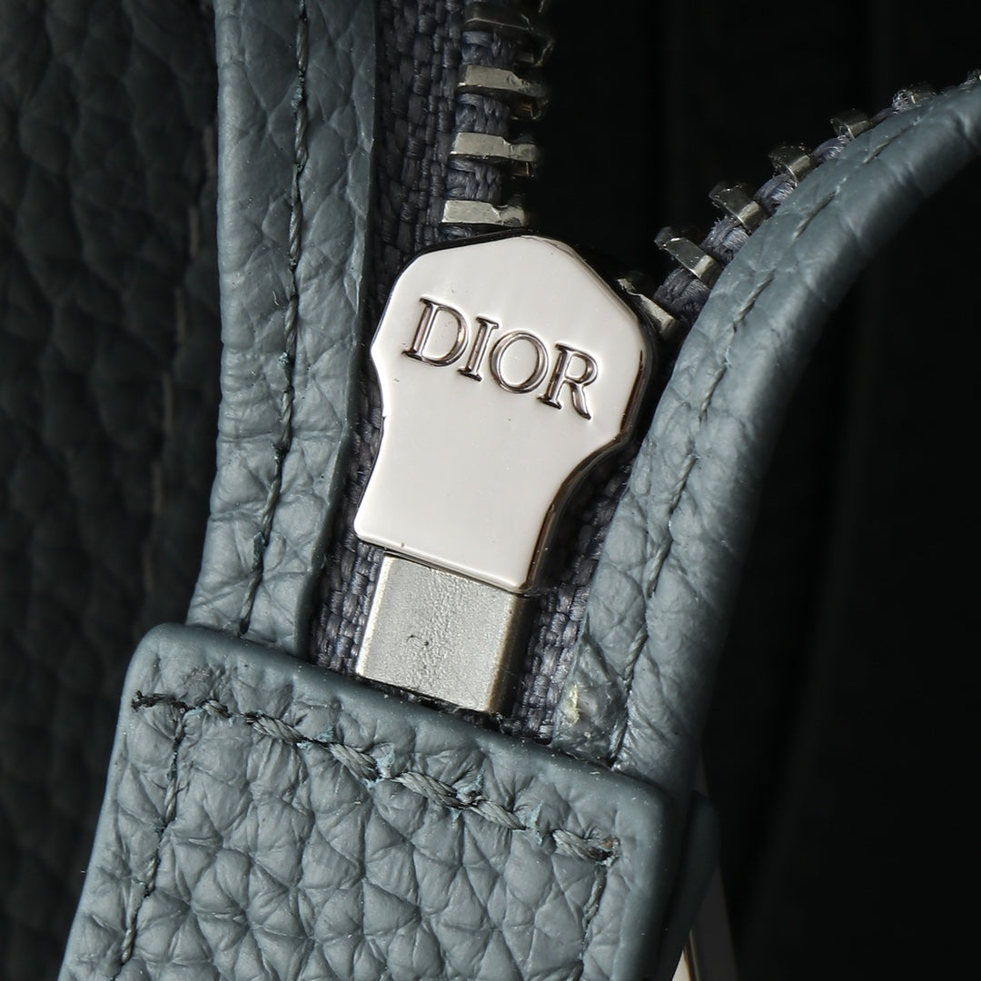 Dior Grey Gravity Embossed Clutch|Spacious 27×19.5×6cm|6 Card Slots & Detachable Strap
