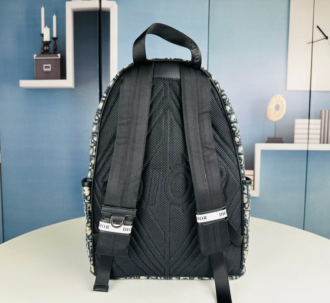 2023 New Trend Men's Casual Backpack - Large Capacity Stylish Unisex Daypack (30x40x13cm, Edgy Design)