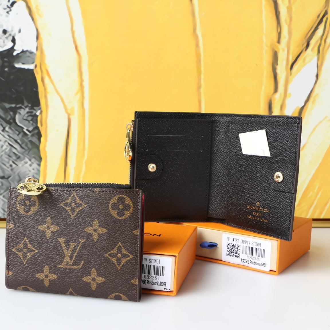 Louis Vuitton Monogram Compact Wallet | Colorful Leather Lining | LV Circle Charm | 9x11.5x1.5cm