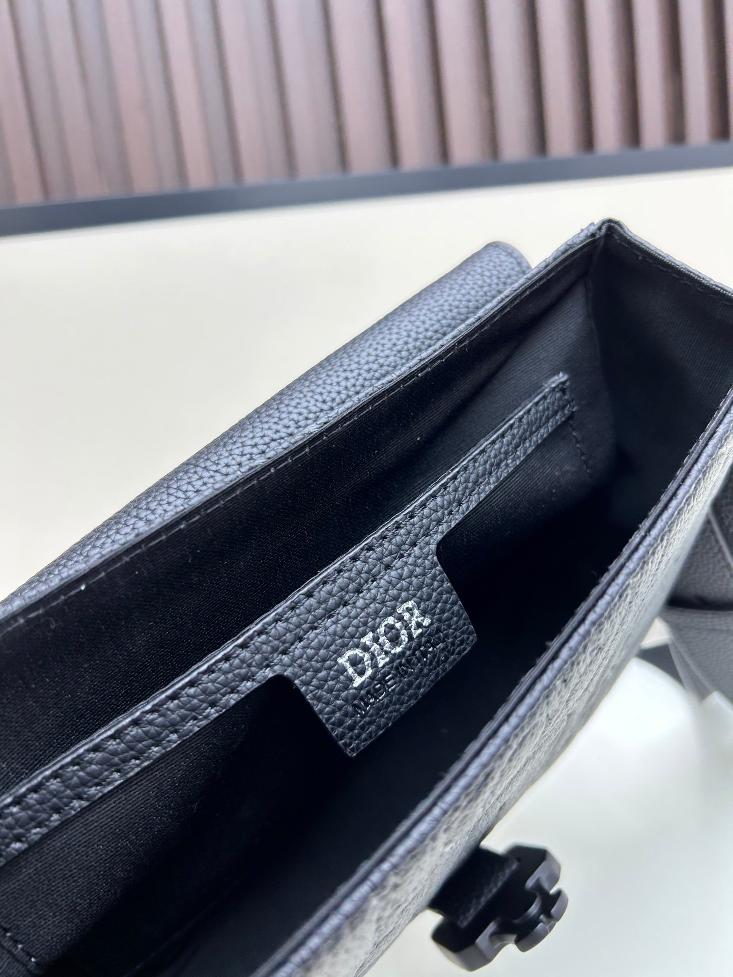 DIOR GRAVITY Oblique Embossed Saddle Messenger Bag - Detachable Strap for Work & Date, 23cm