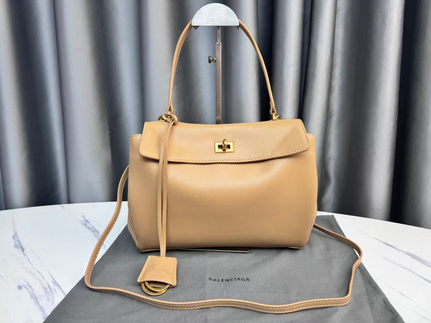 Rodeo Drive Milk Tea Quiet Luxury Tote Bag Customizable Balenciaga-Inspired Handbag with Anti-Theft Detachable Strap Old Money Aesthetic Women's Designer Purse