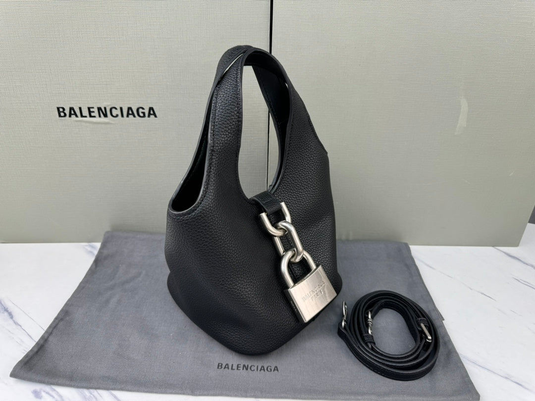 Balenciaga Locker Hobo Bag 2024 SS | Padlock Charm & Grained Leather | Large 50x35cm / Mini 15x15cm