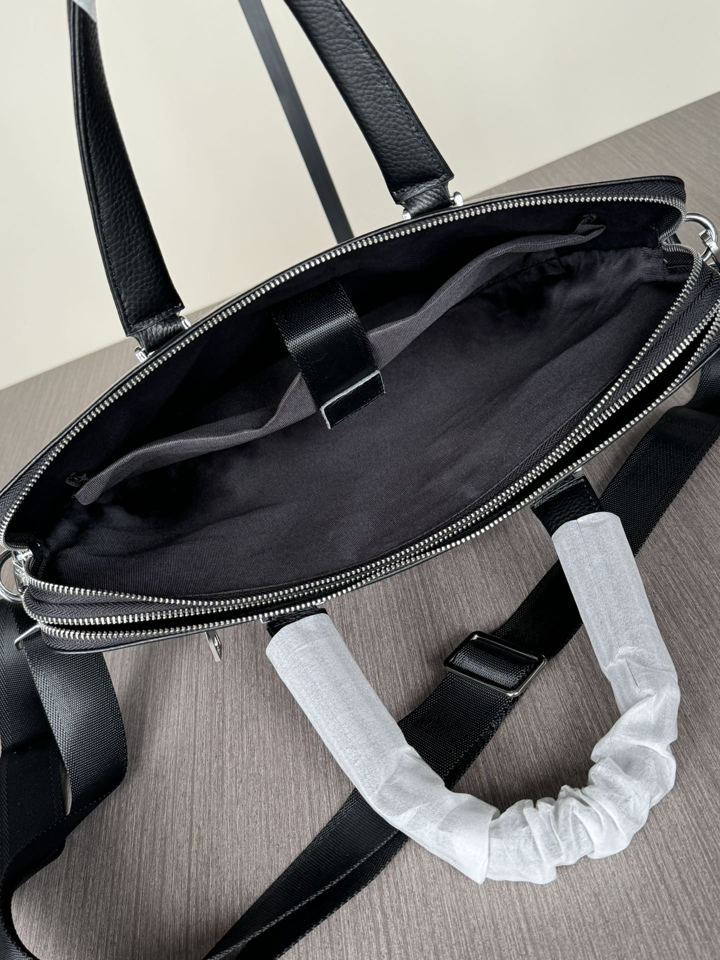2024 Premium Dual-Zip Briefcase | Italian Textured Leather | Anti-Theft Compartments | Smooth YKK Zippers