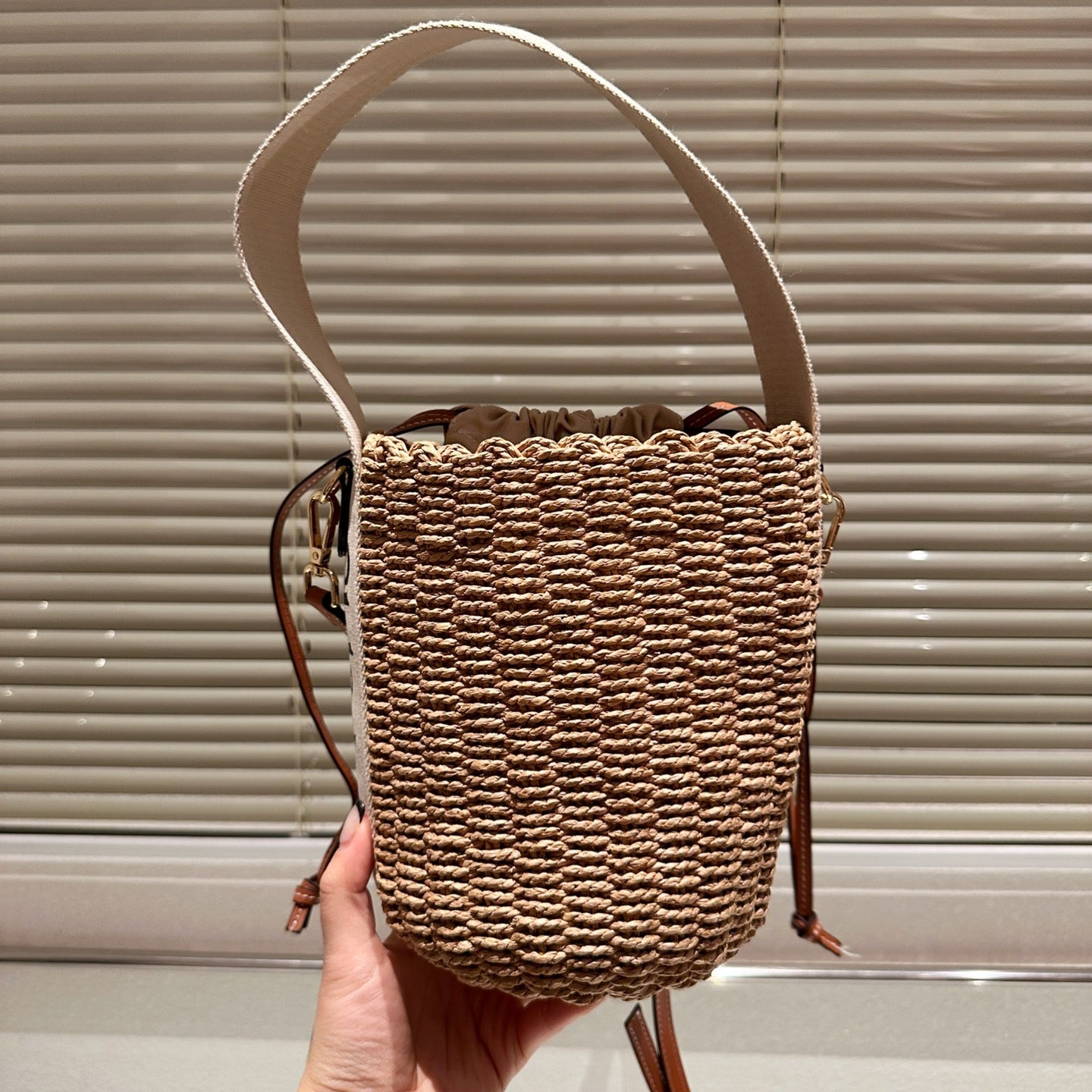 Chloé Raffia Basket Bag Summer Limited Edition Handwoven Tote for Women Boho Chic Vacation Style