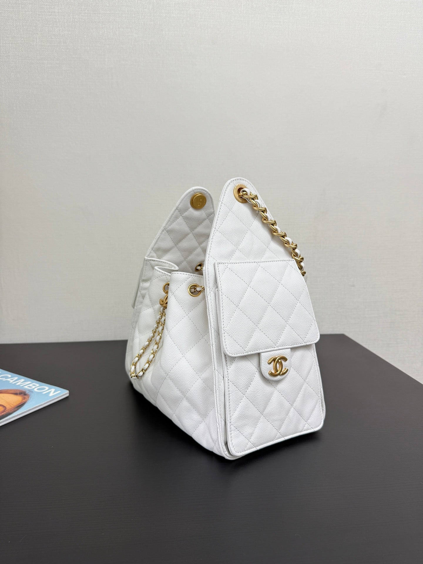 2023 HOT SALE Genuine Leather HOBO Bag Adjustable Chain Bucket Crossbody Bag with Side Pockets Large Capacity Travel Tote (30*26*14cm)