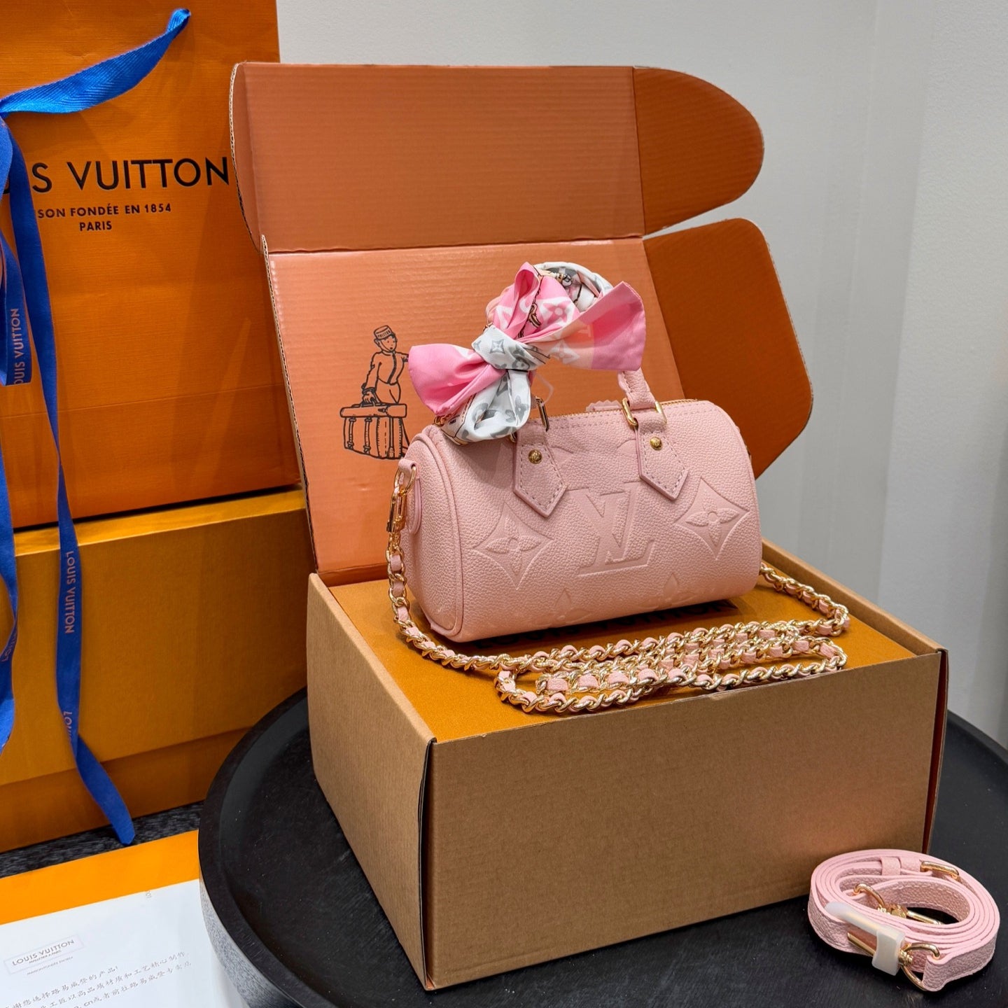 【Authentic Style】LV Nano Speedy Mini Bag 16*10cm with Chip - Floral Embossed Strawberry Milk Pink, Cute & Chic
