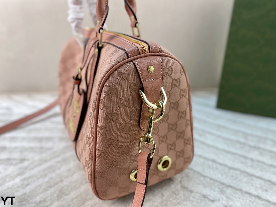 Gucci GG Canvas Pillow Tote Bag – Reversible Shoulder & Hand Carry 32x22cm Lightweight & Durable Must-Have Luxury