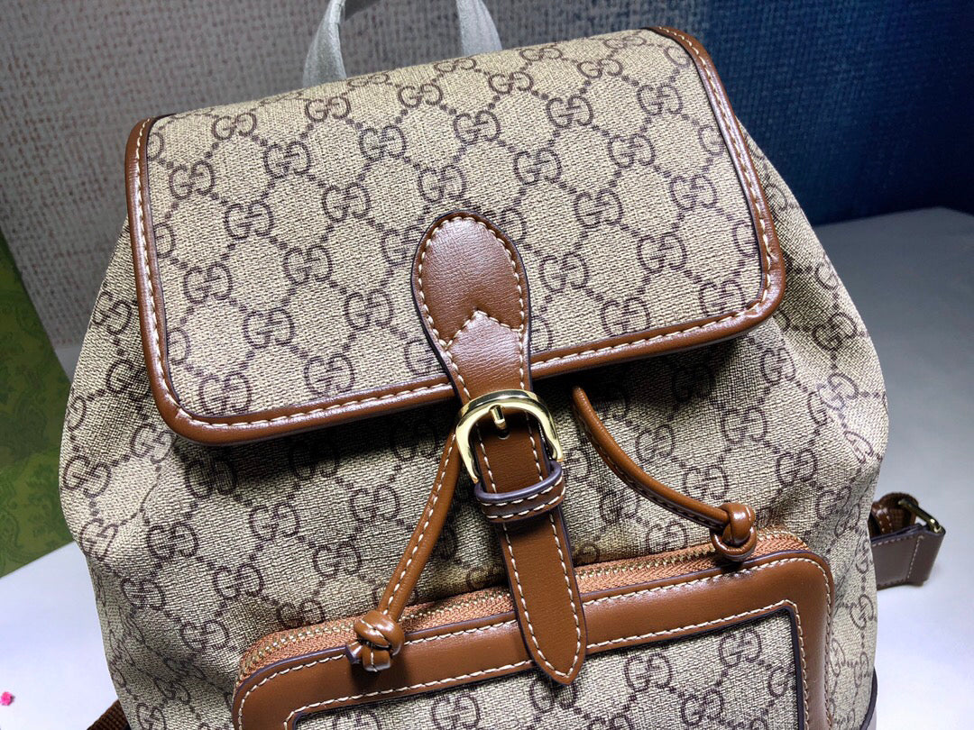 GUCCI Overture Series Vintage Mini Backpack with Feline Emblem | 26.5cm Retro-Modern Unisex Bag