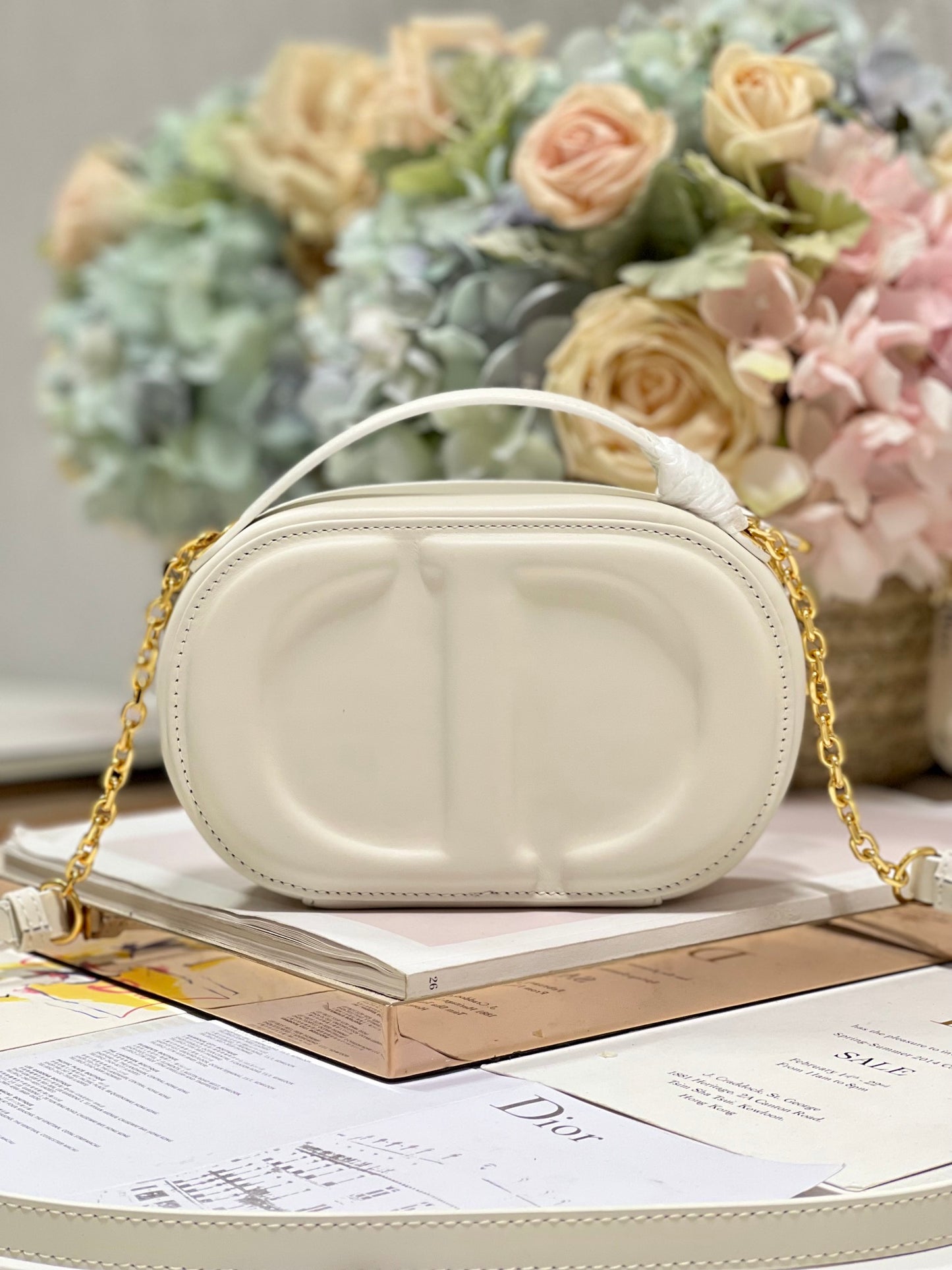 Dior CD Signature White Calfskin Camera Bag - Maria Grazia Chiuri's 2023 RTW Ellipse Crossbody with Detachable Chain Strap (Includes Dust Bag)
