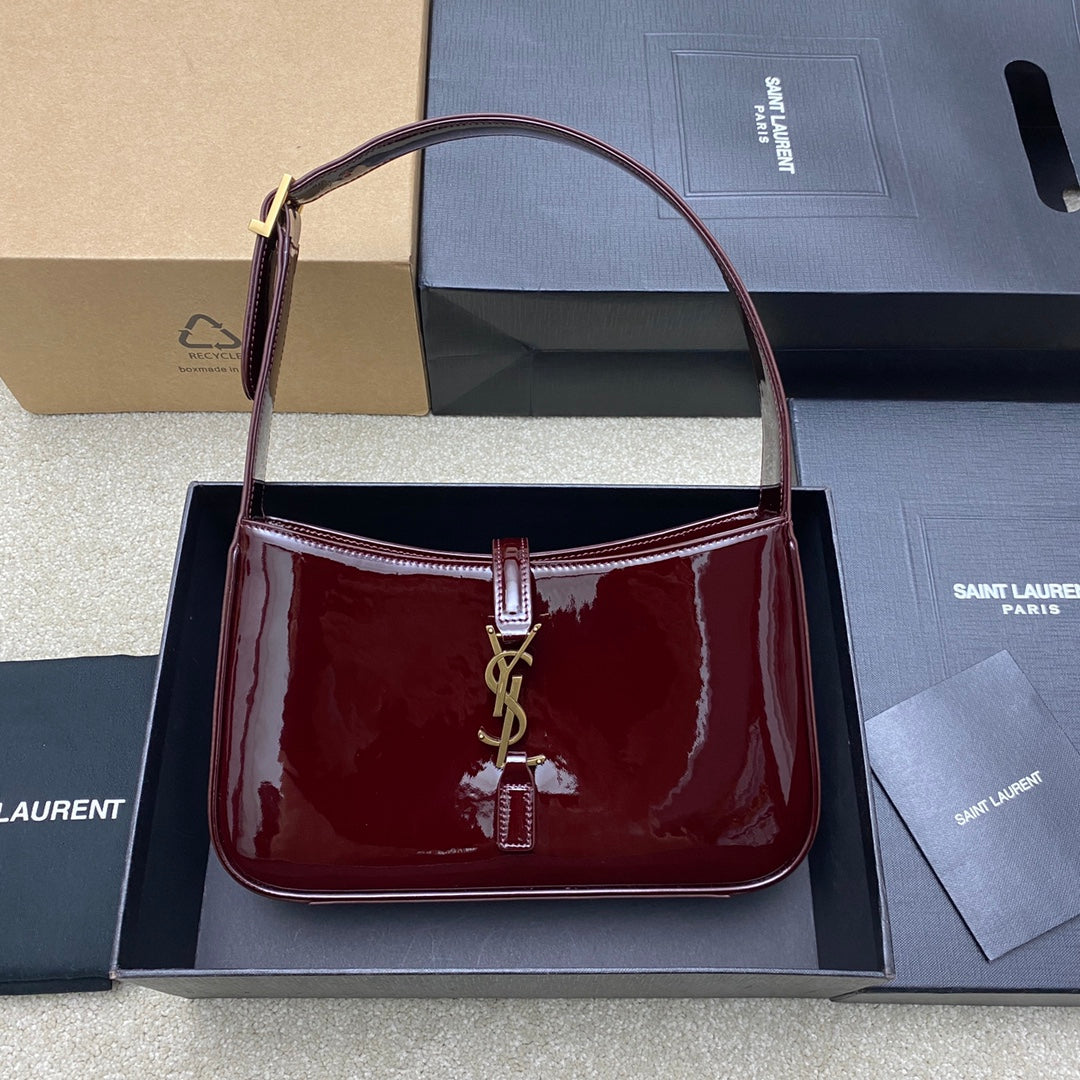 👜 2024 SS Patent Leather Wine Red Gold Underarm Bag Le5A7 Hobo | Adjustable Strap Luxury Shoulder Bag
