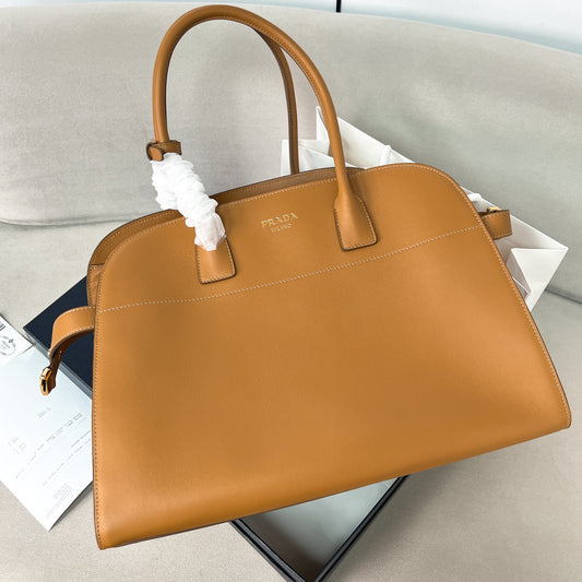 🎉 NEW RELEASE: Structured Tote Bag 40x29x20cm - Grain Leather Luxury Work Bag w/ Signature Logo