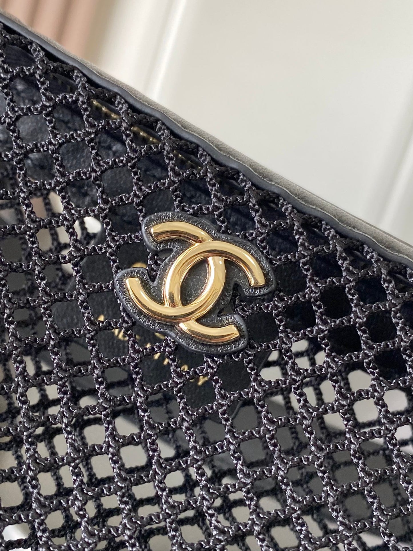 CHANEL 25s Half-Moon Bag - Mesh & Lambskin Light Gold Shoulder Bag, 15*22*6cm, Luxury Crossbody