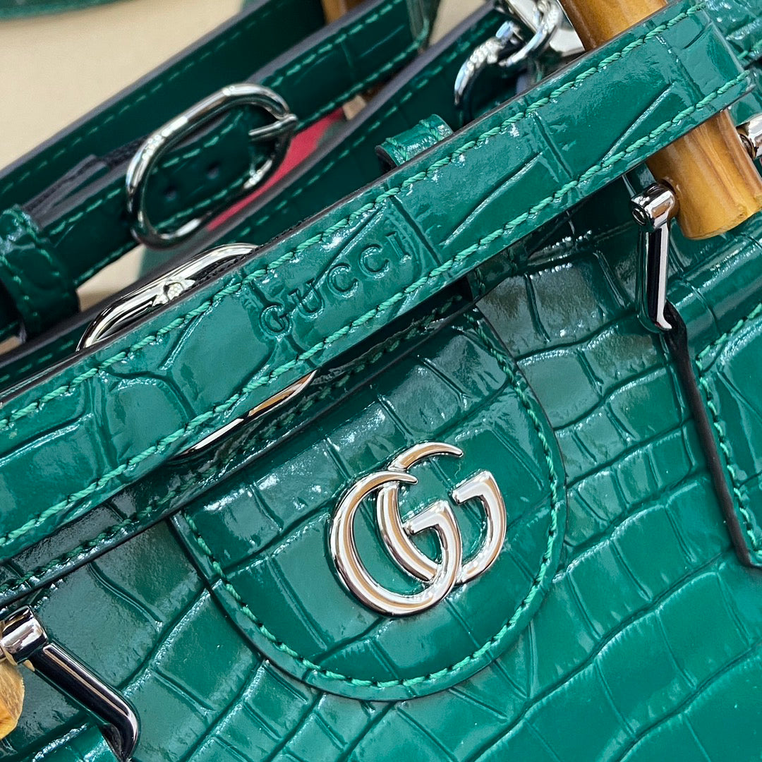 GUCCI 2023 Crocodile-Embossed Mini Backpack 20x16x10cm Fluorescent Buckle Bamboo Handle & Detachable Straps