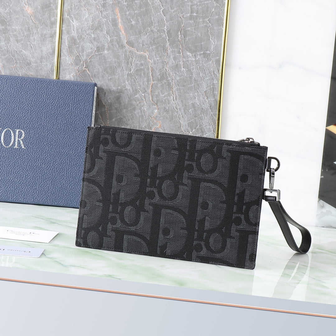 A5 Oblique Print Clutch Bag｜Beige & Black Contrast Trim｜4 Card Slots & Phone Pocket｜Brass Zipper