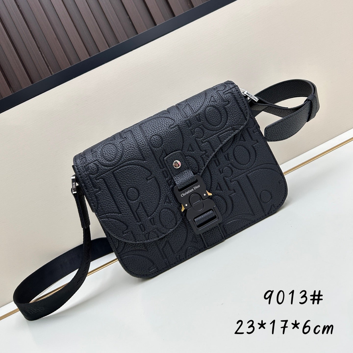 DIOR GRAVITY Oblique Embossed Saddle Messenger Bag - Detachable Strap for Work & Date, 23cm