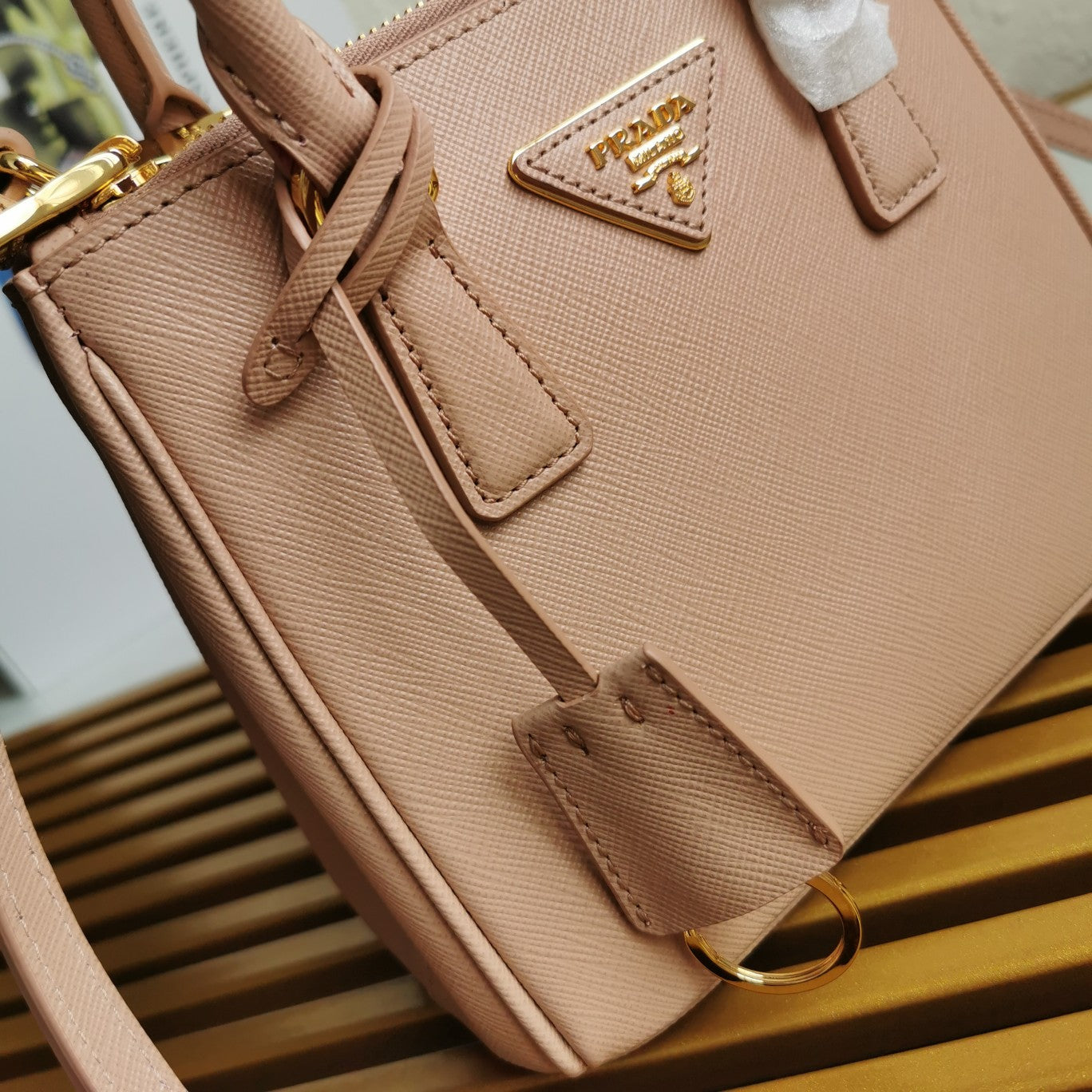 Galleria Mini Bag 20cm | Saffiano Leather Crossbody | Detachable Chain Strap & 3 Compartments | Timeless Structured Tote