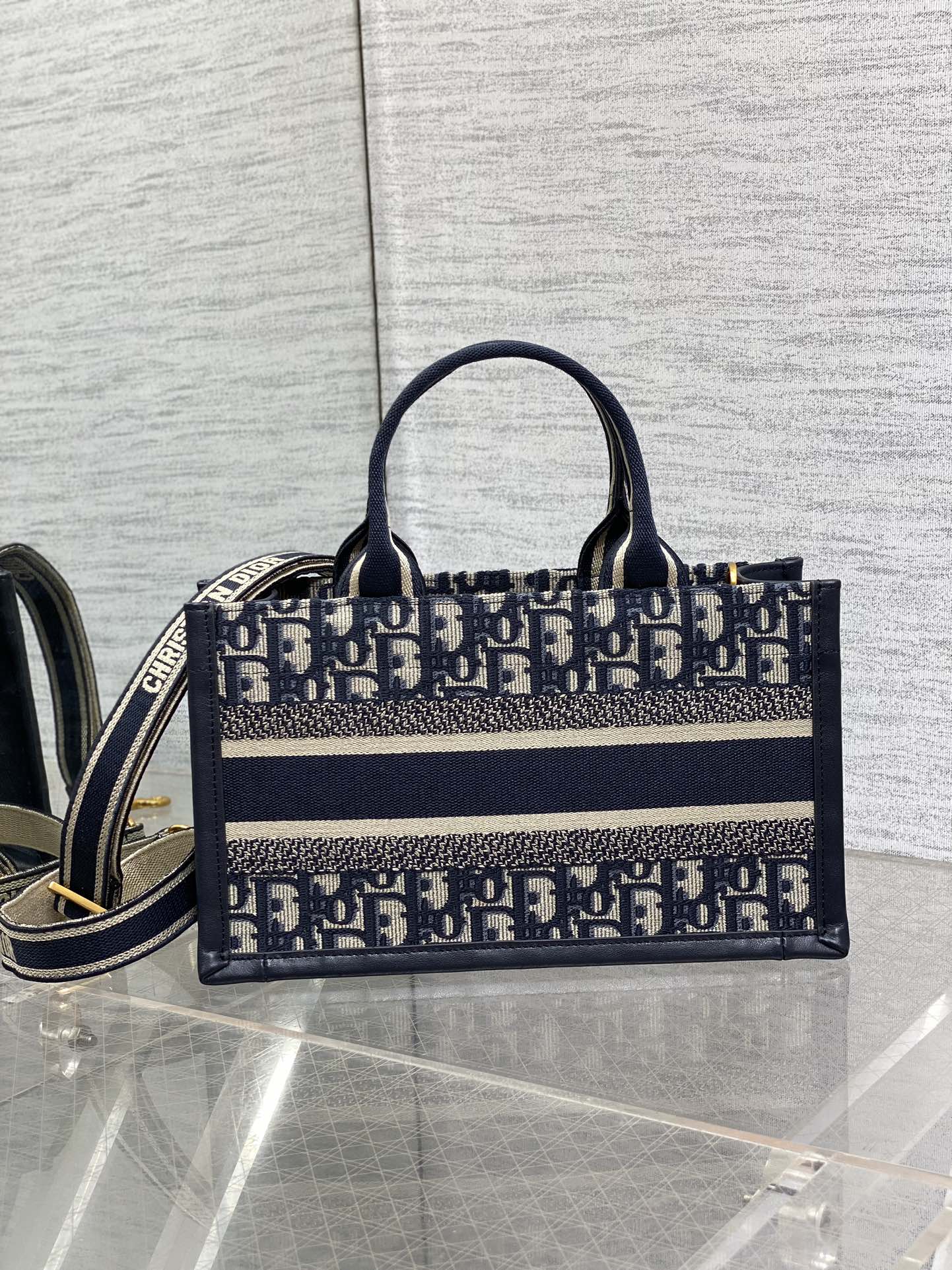 DIOR 2023 Fall/Winter Tote Bag | Monogram Embroidery Crossbody Shopper with Signature Letters, 27cm