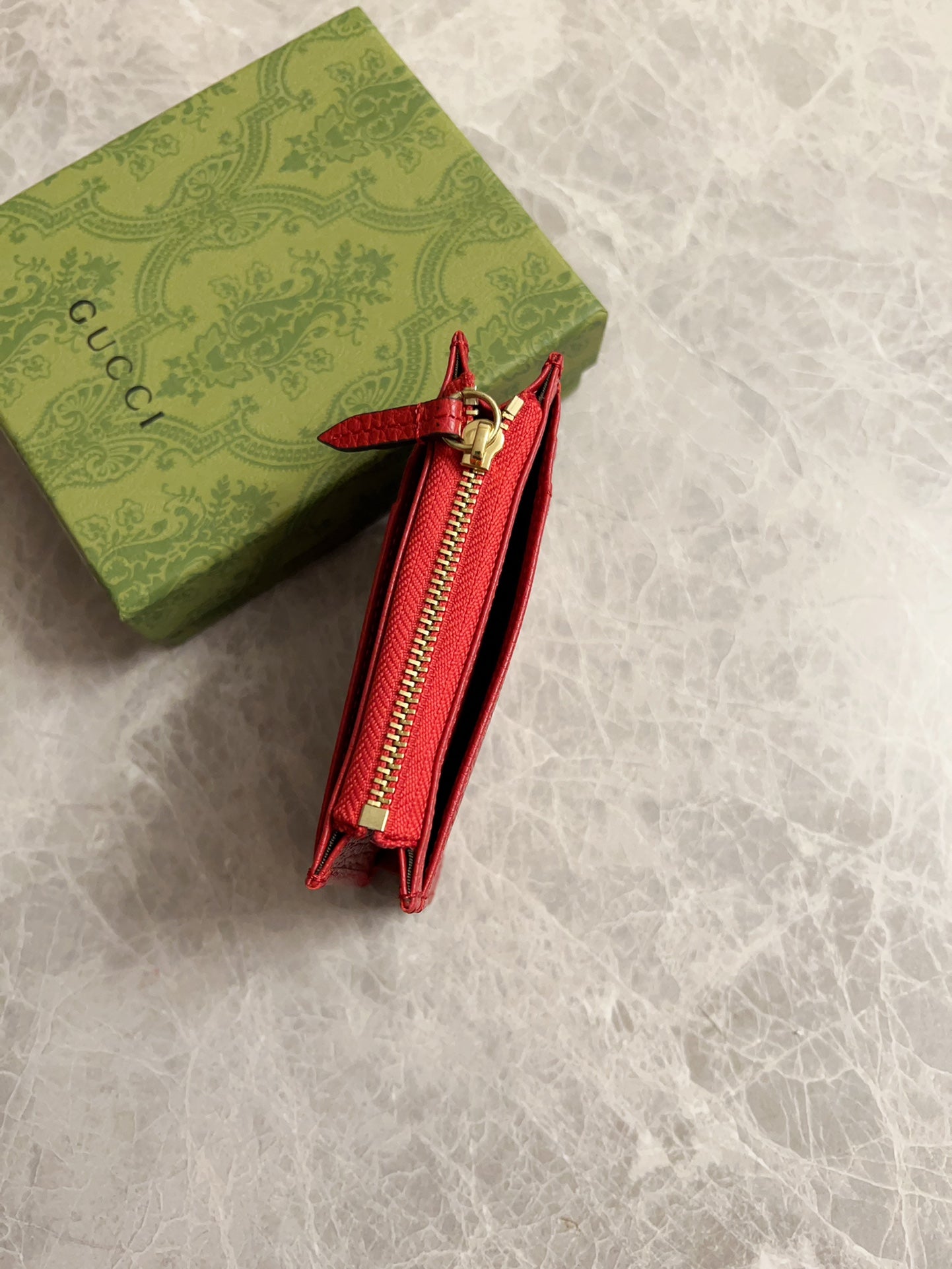 Gucci CY Series 574804 Vintage Slim Card Holder - 12×8cm Multi-Pocket Leather Wallet with Zip Compartments