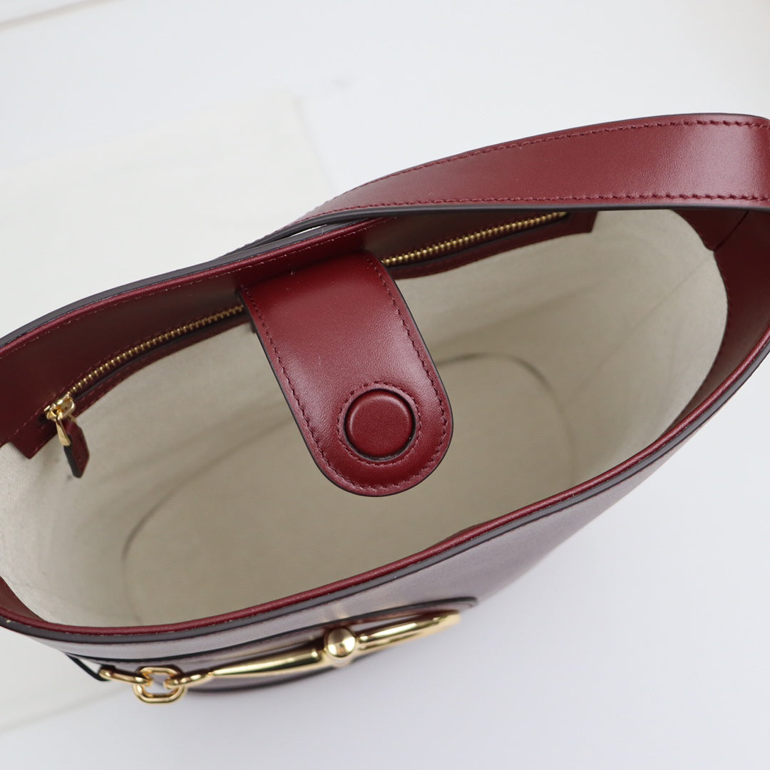 Gucci 73 Horsebit Bucket Bag SS2025 | Burgundy Oversized Tote with 3-Way Strap | 26x27.5x11.5cm