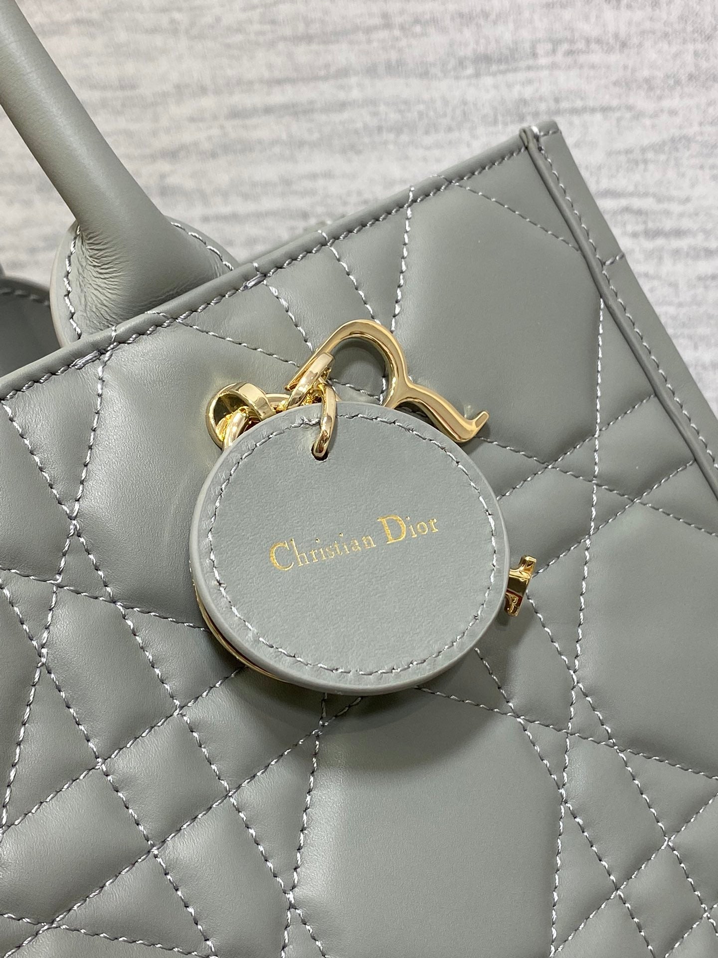 DIOR 2023 Fall/Winter Tote Bag | Top-Grade Calfskin Quilted Crossbody Shopper with Signature Letters, 36cm