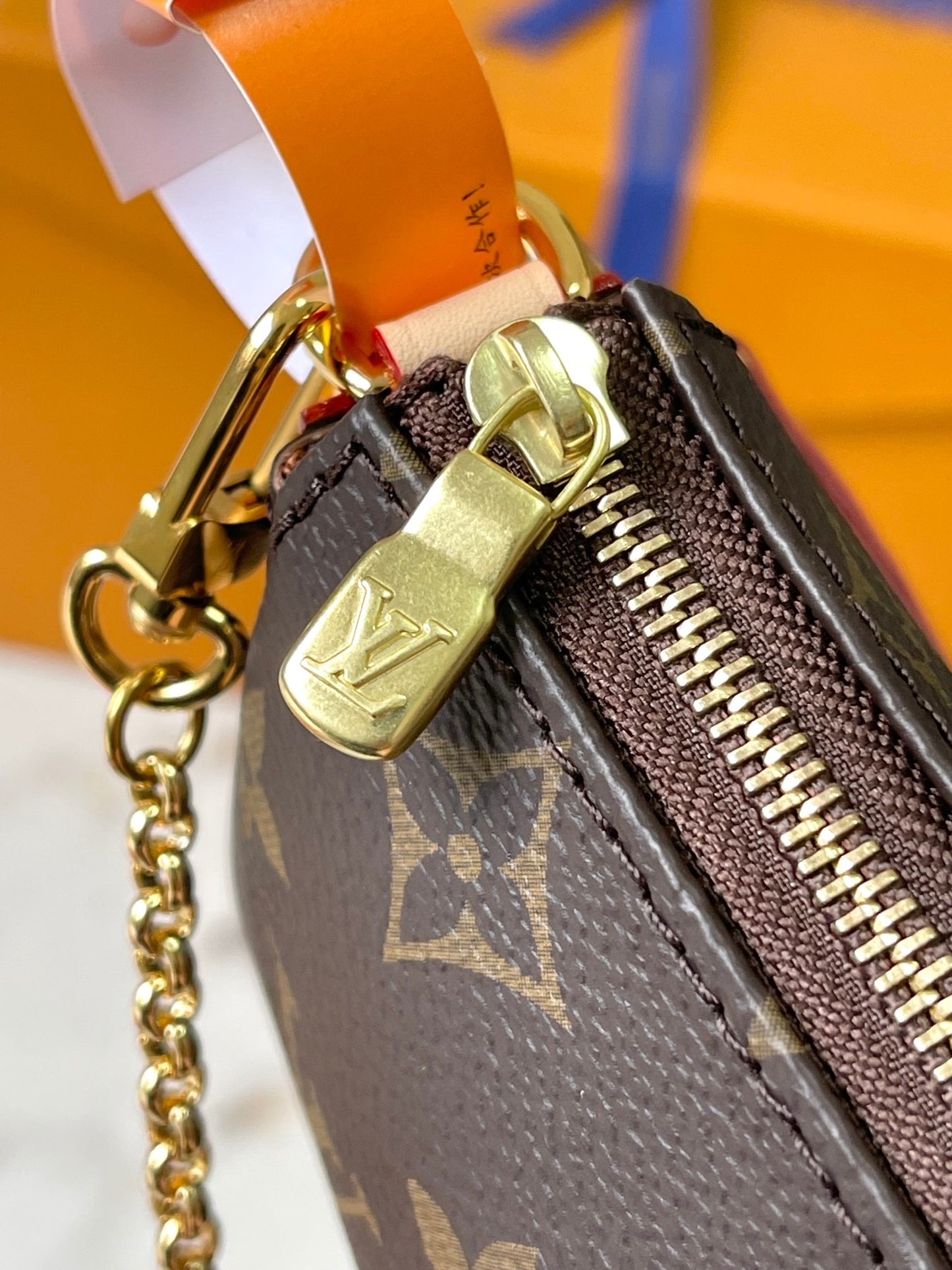 Vintage EVA Handbag | Premium MB Chip Edition Genuine Leather | A-Grade Steel Hardware | Imported Original Fabric | Duty-Free Factory Packaging